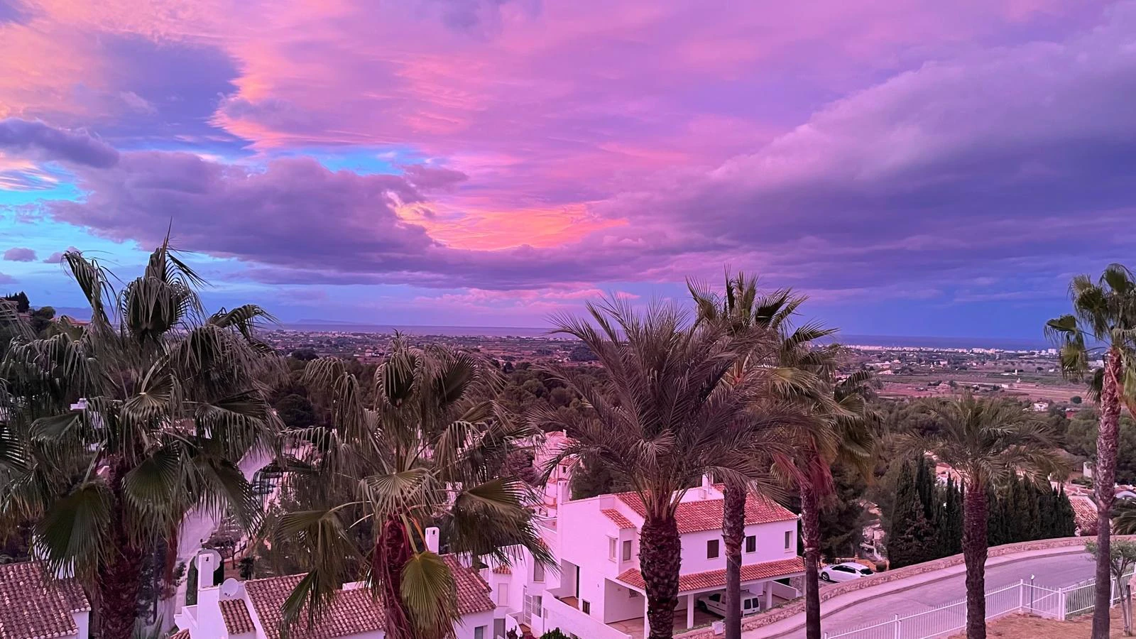 Exclusivo apartamento esquinero en venta en La Sella, Denia
