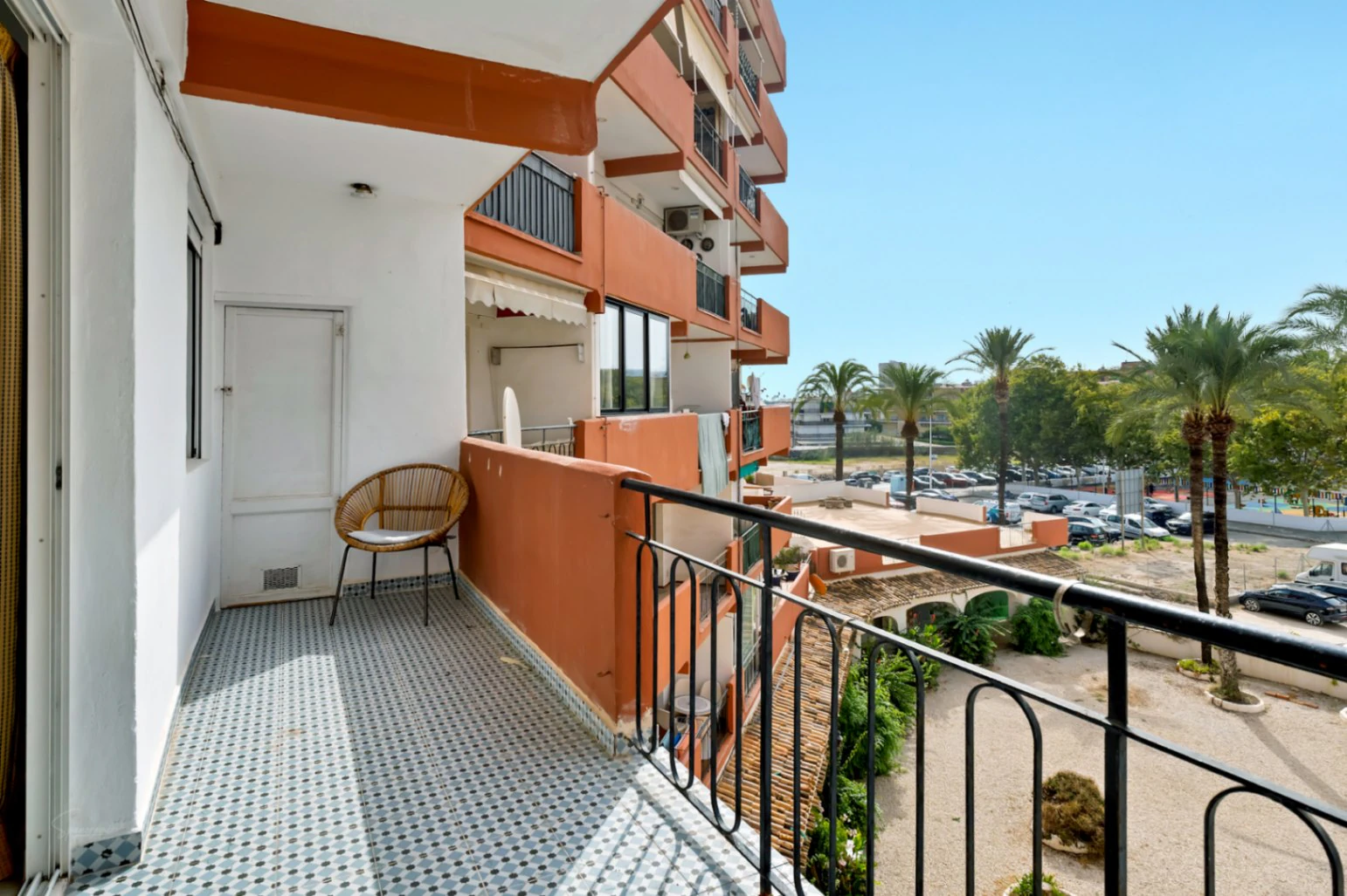 Apartamento reformado a tan solo 300 metros de la playa de El Arenal, Jávea