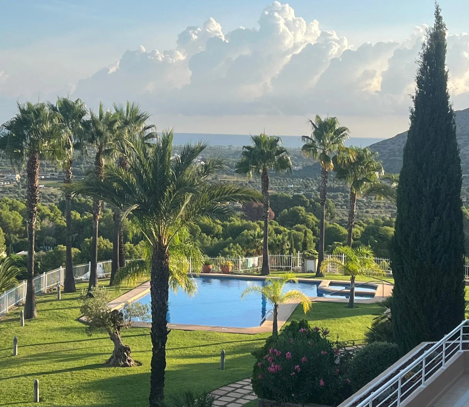 Exclusivo apartamento esquinero en venta en La Sella, Denia