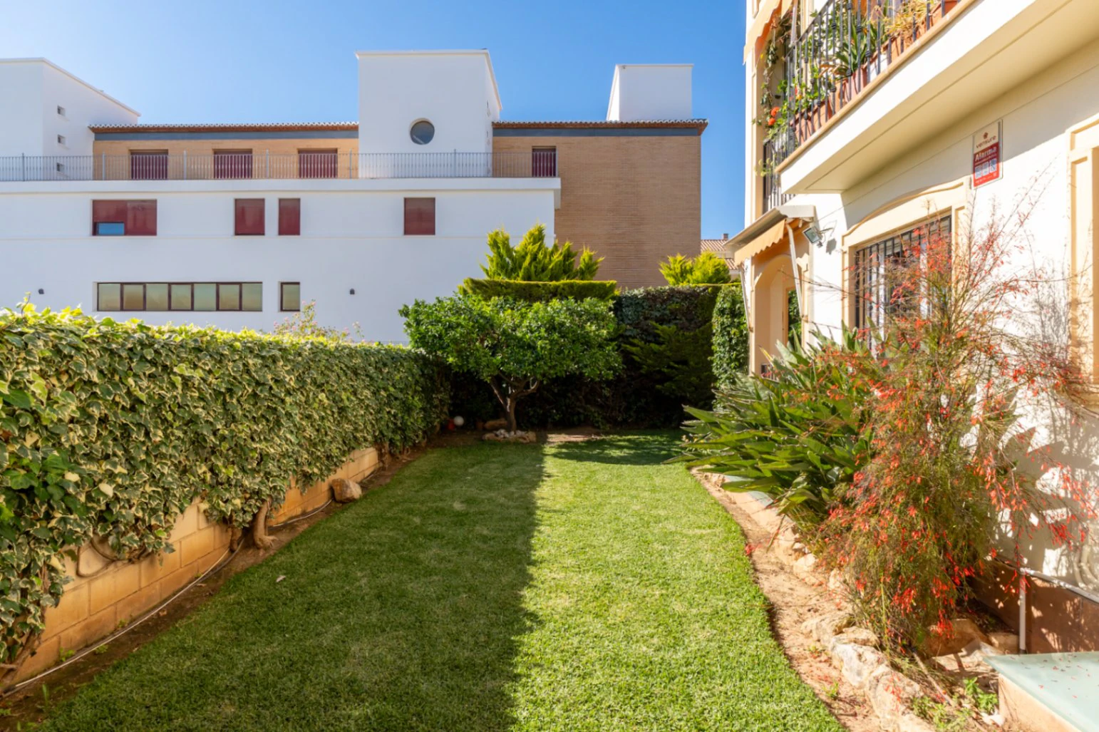 Apartamento de 5 habitaciones con gran jardin ubicado en una zona privilegiada de Jávea
