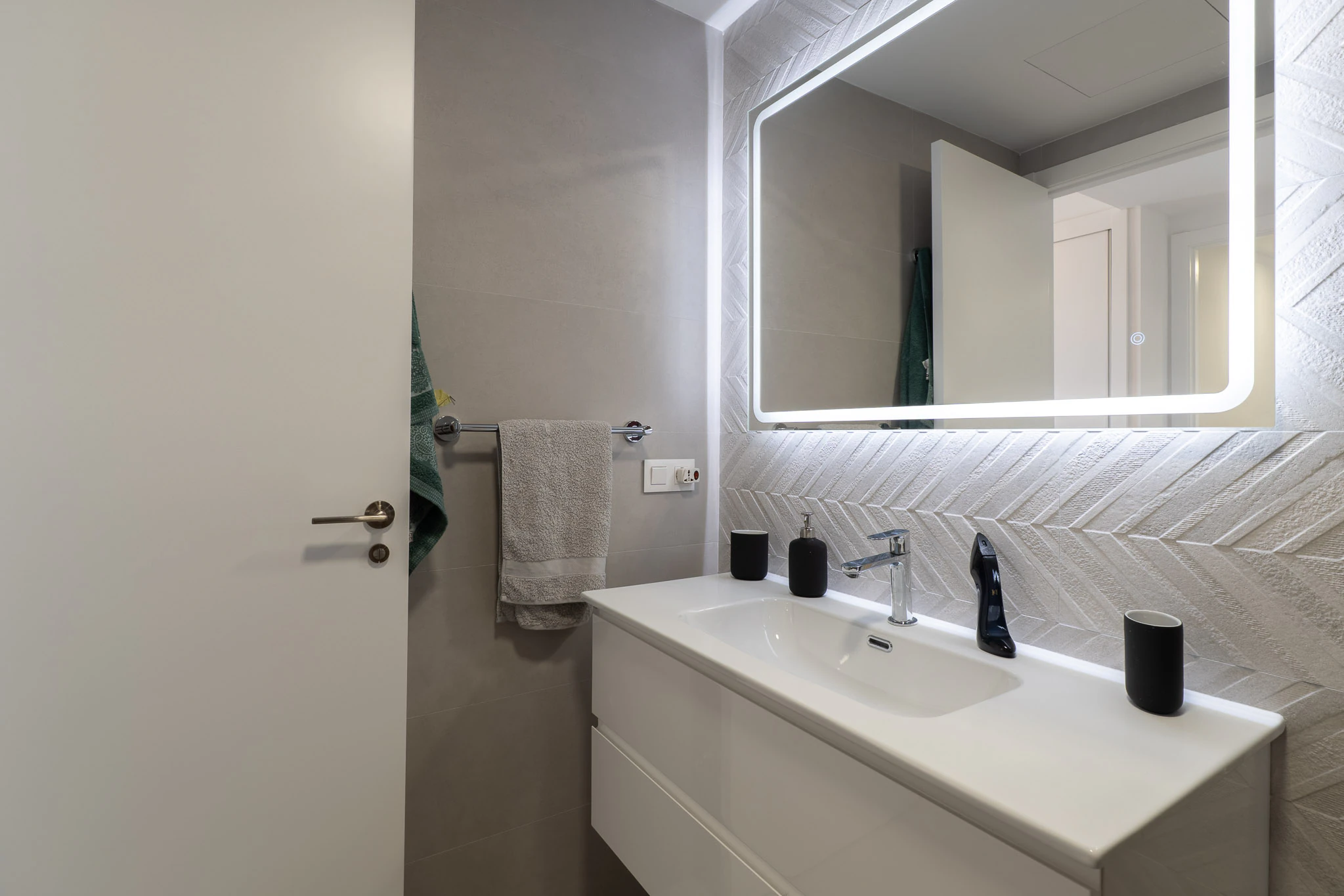 Exclusiva planta baja con 3 dormitorios en venta en Denia a pasos del centro y de comercios