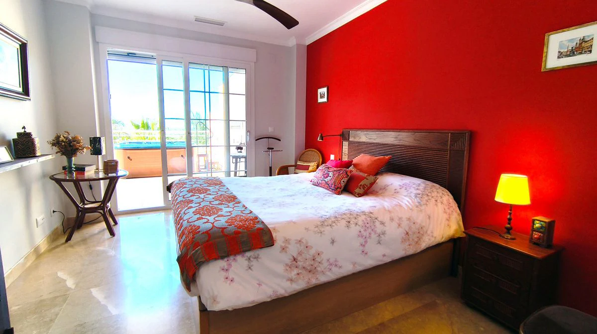 Exclusivo apartamento esquinero en venta en La Sella, Denia
