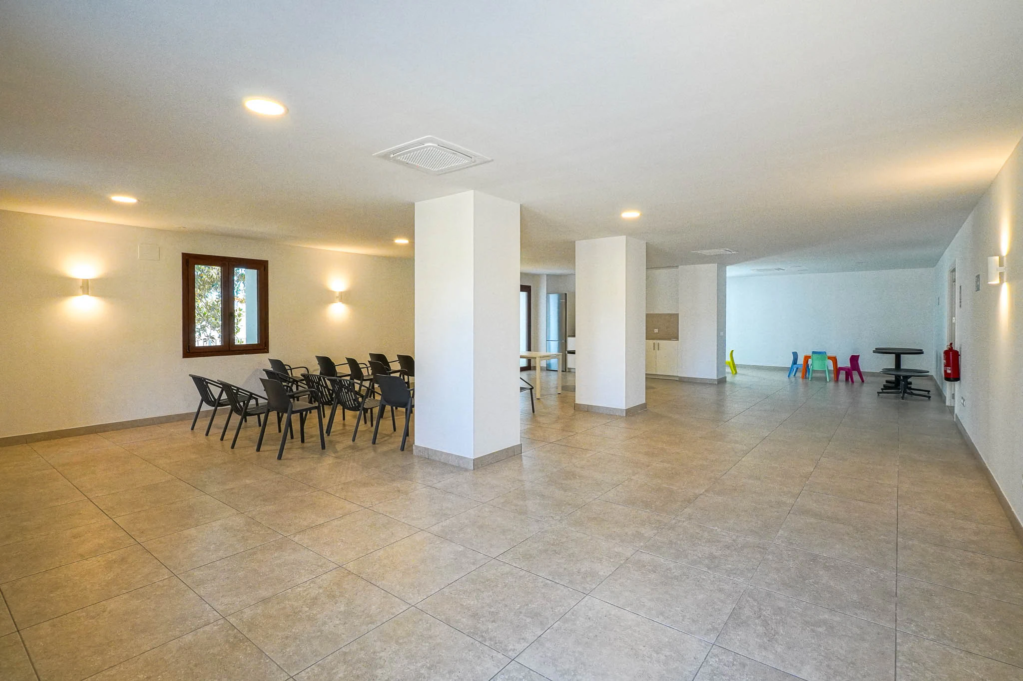Exclusiva planta baja con 3 dormitorios en venta en Denia a pasos del centro y de comercios