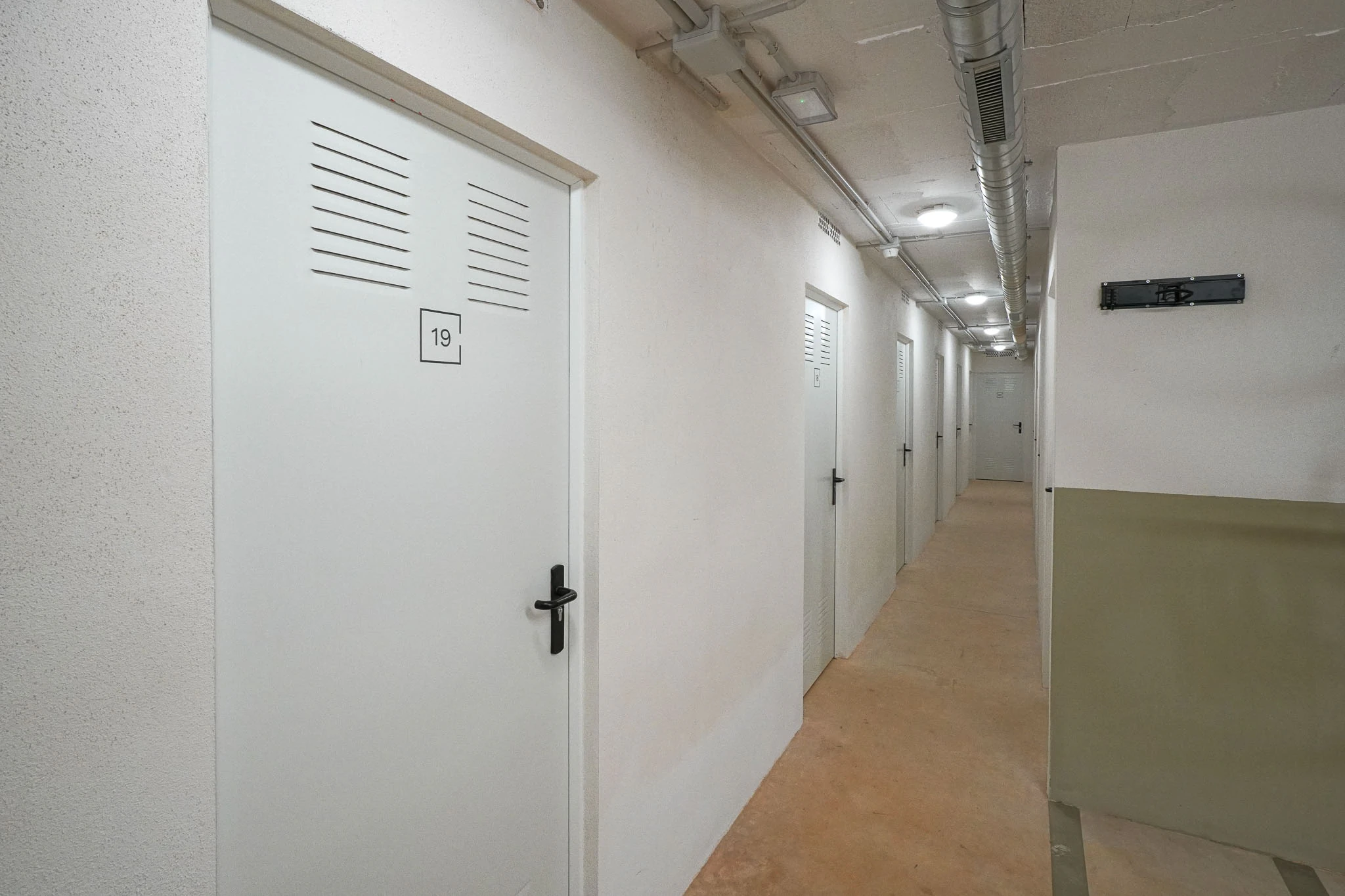 Exclusiva planta baja con 3 dormitorios en venta en Denia a pasos del centro y de comercios