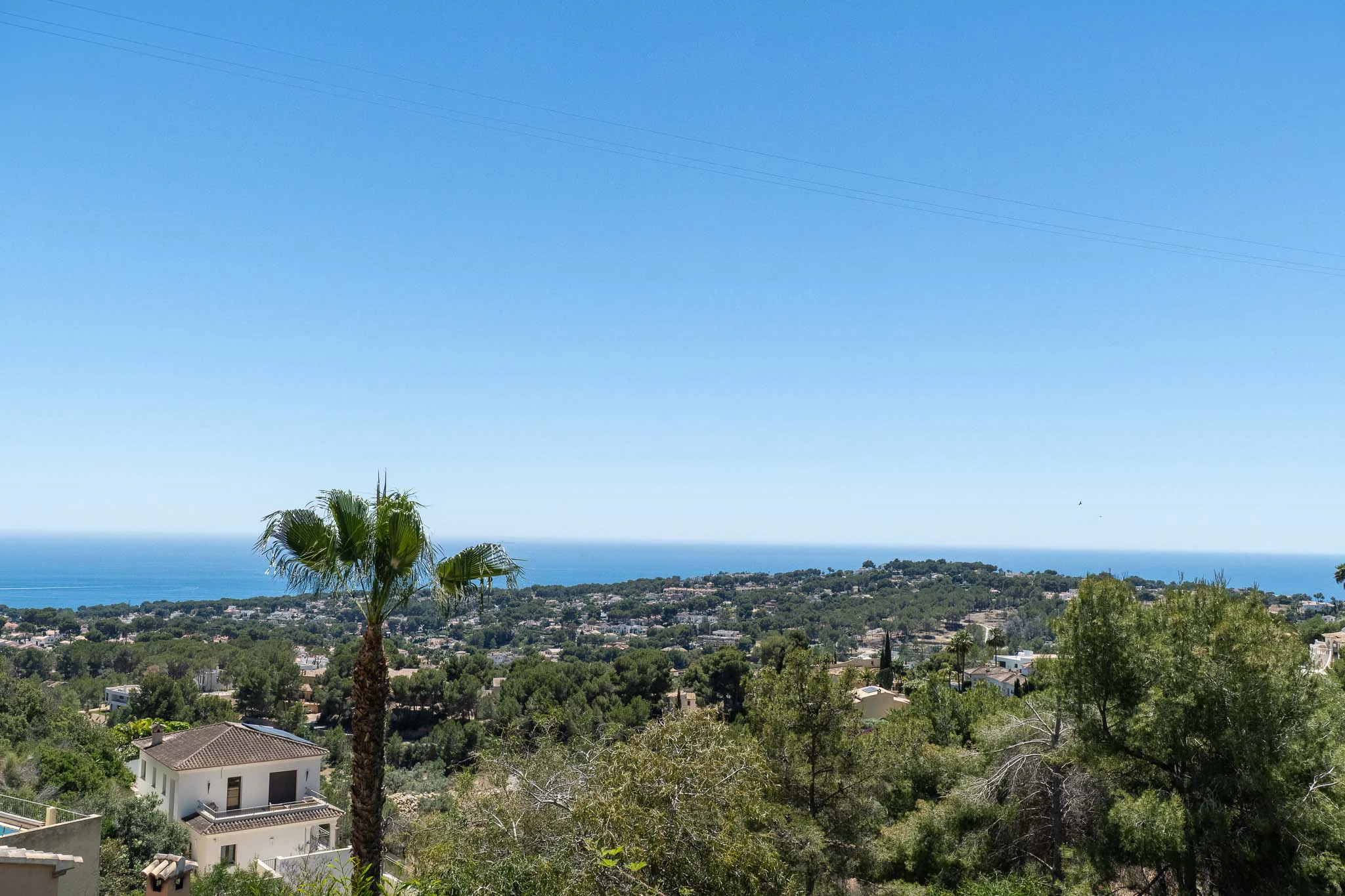 Oportunidad Única: Parcela con Vistas al Mar y Máxima Privacidad en Moraira
