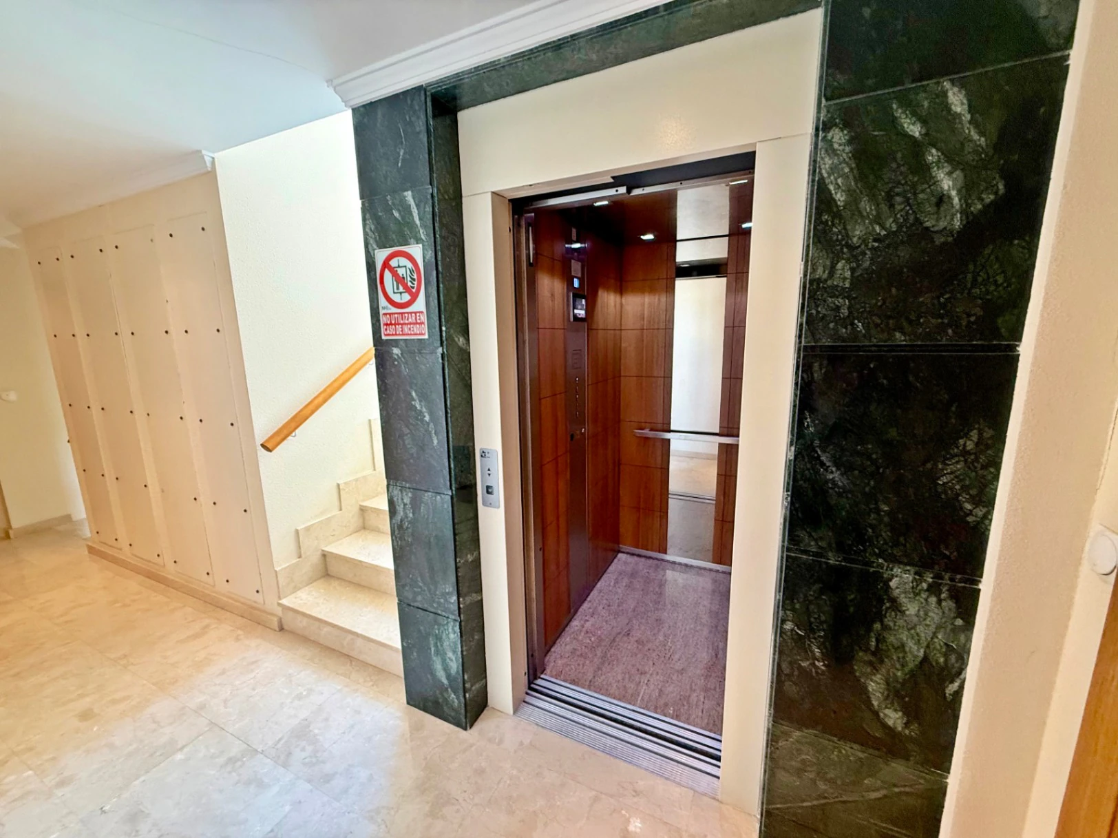 Exclusivo apartamento en venta en primera linea de mar en Las Marinas de Denia