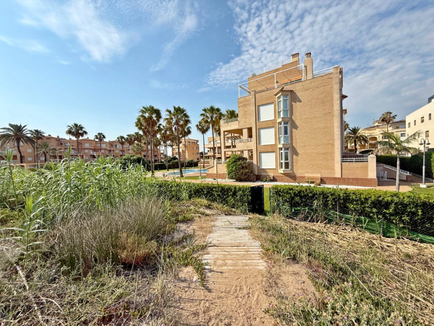 Exclusivo apartamento en venta en primera linea de mar en Las Marinas de Denia