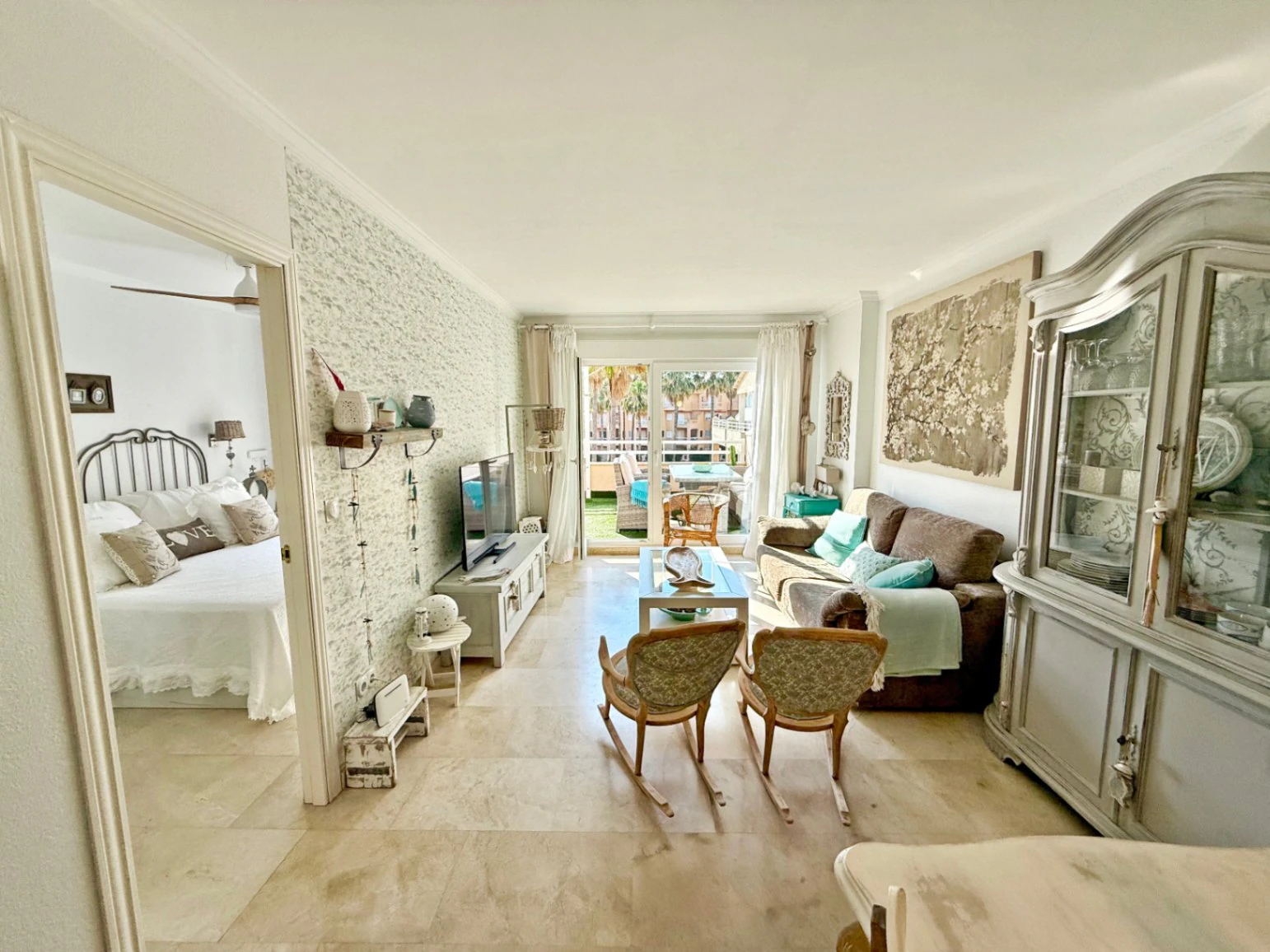 Exclusivo apartamento en venta en primera linea de mar en Las Marinas de Denia