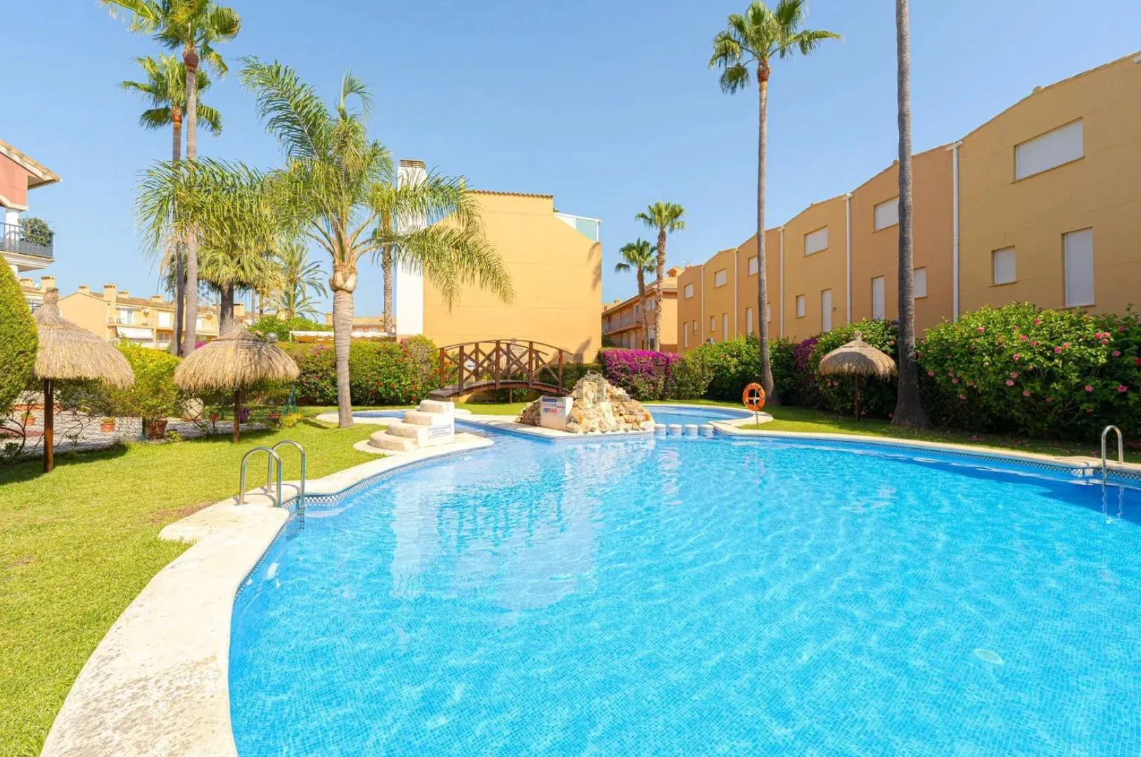 Exclusivo piso de 3 dormitorios en venta a pasos de la playa del arenal de Javea