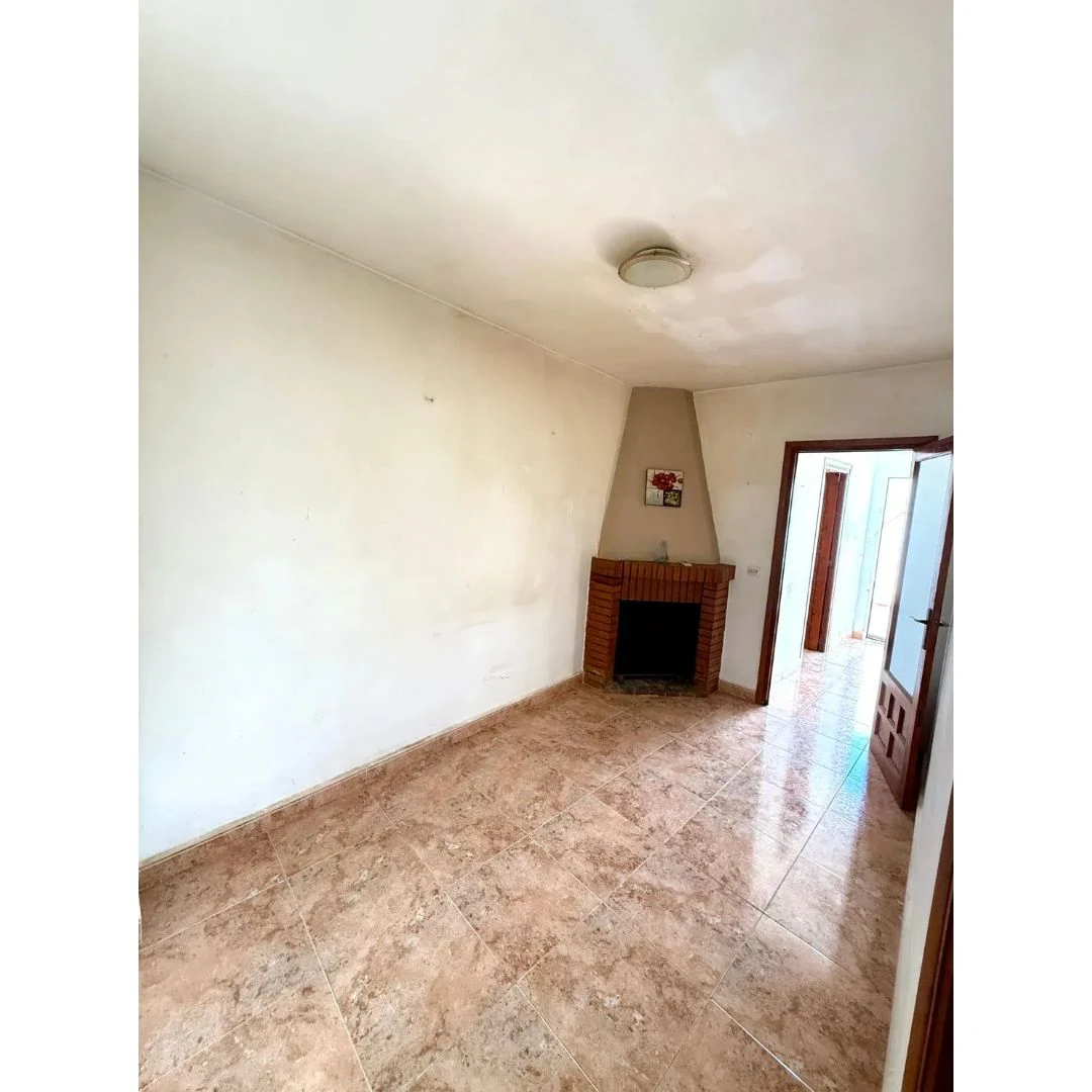 Amplia casa de pueblo a reformar en venta en Javea