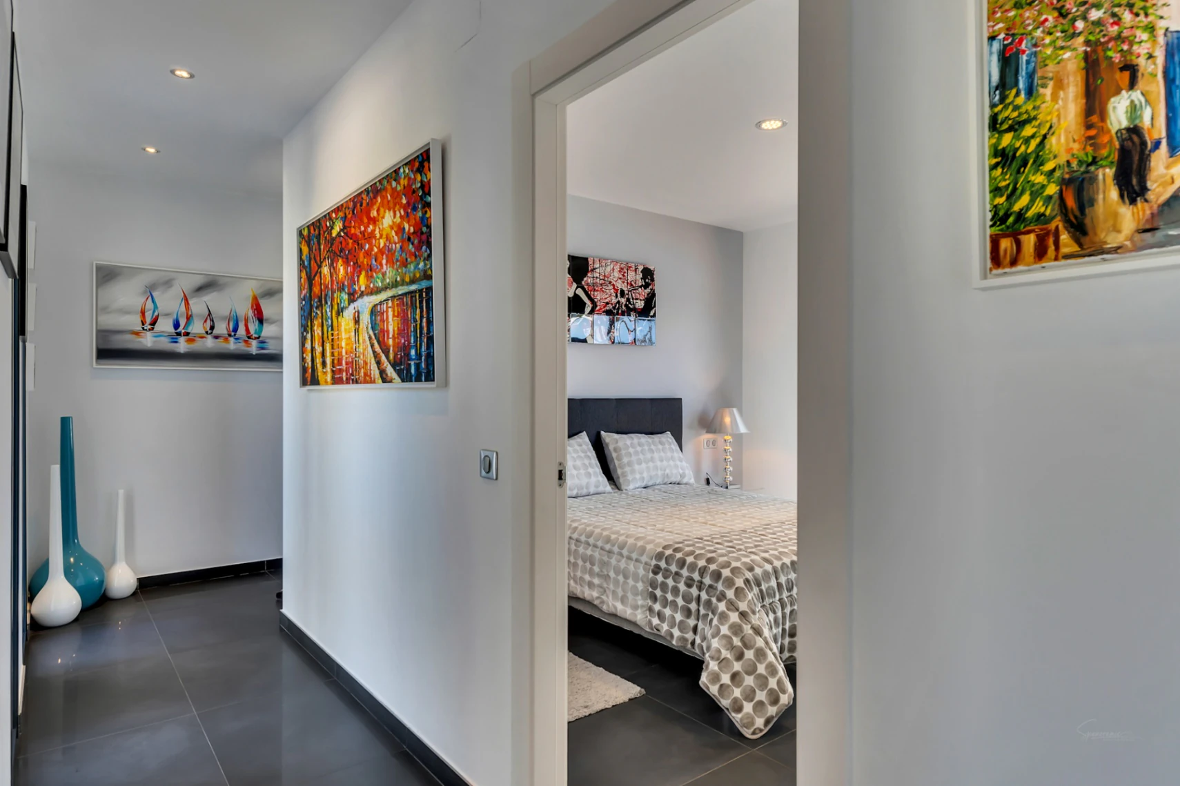 Exclusiva villa moderna con impresionantes vistas abiertas en una demandada zona de Jávea