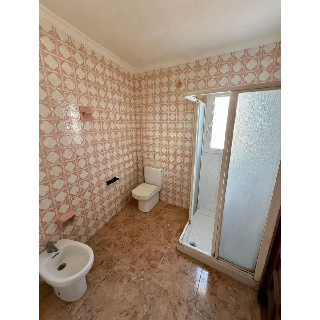 Amplia casa de pueblo a reformar en venta en Javea