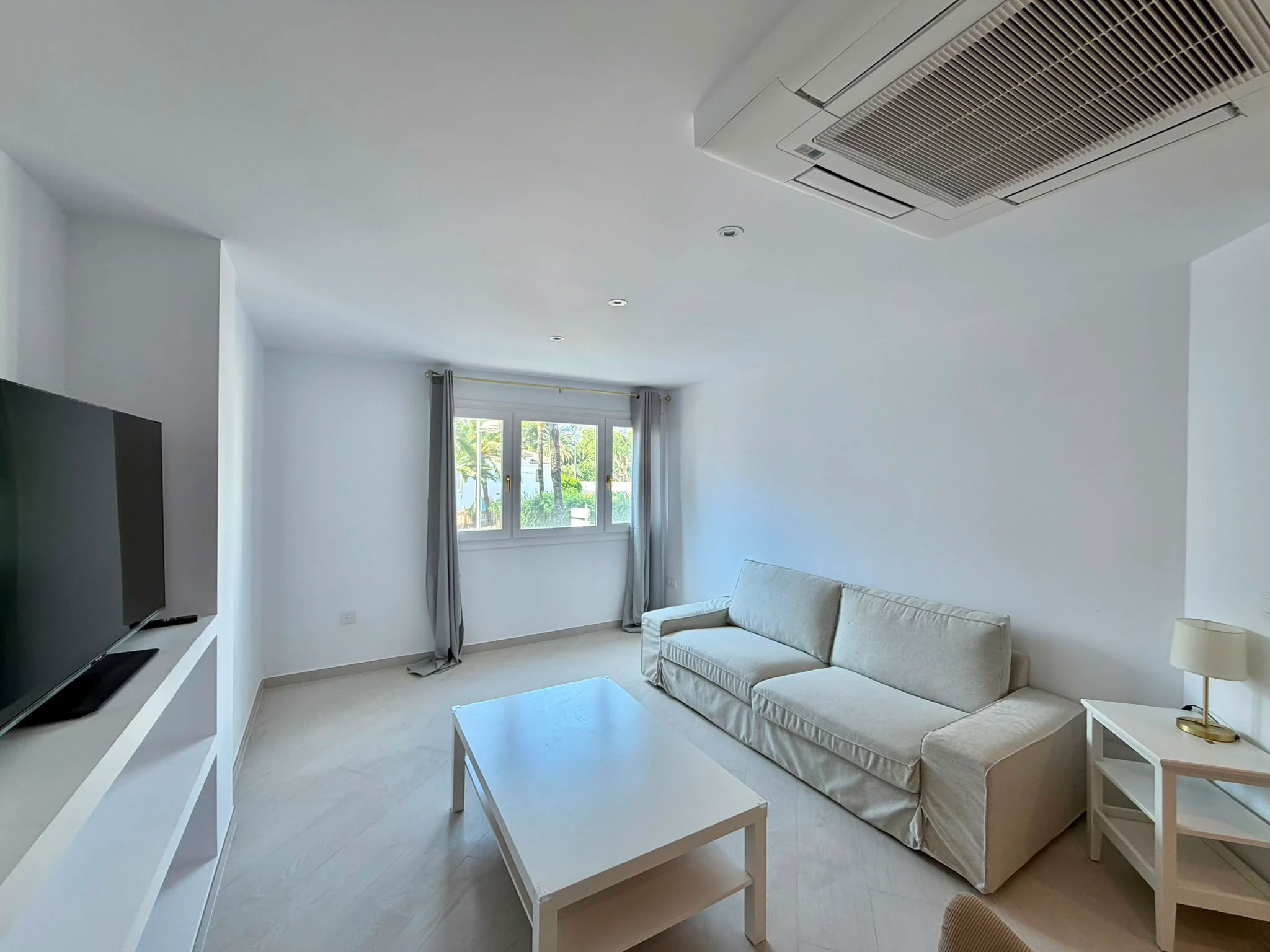 ARQ5405 - 2-bedroom apartment for long-term rent in the historic center of Jávea