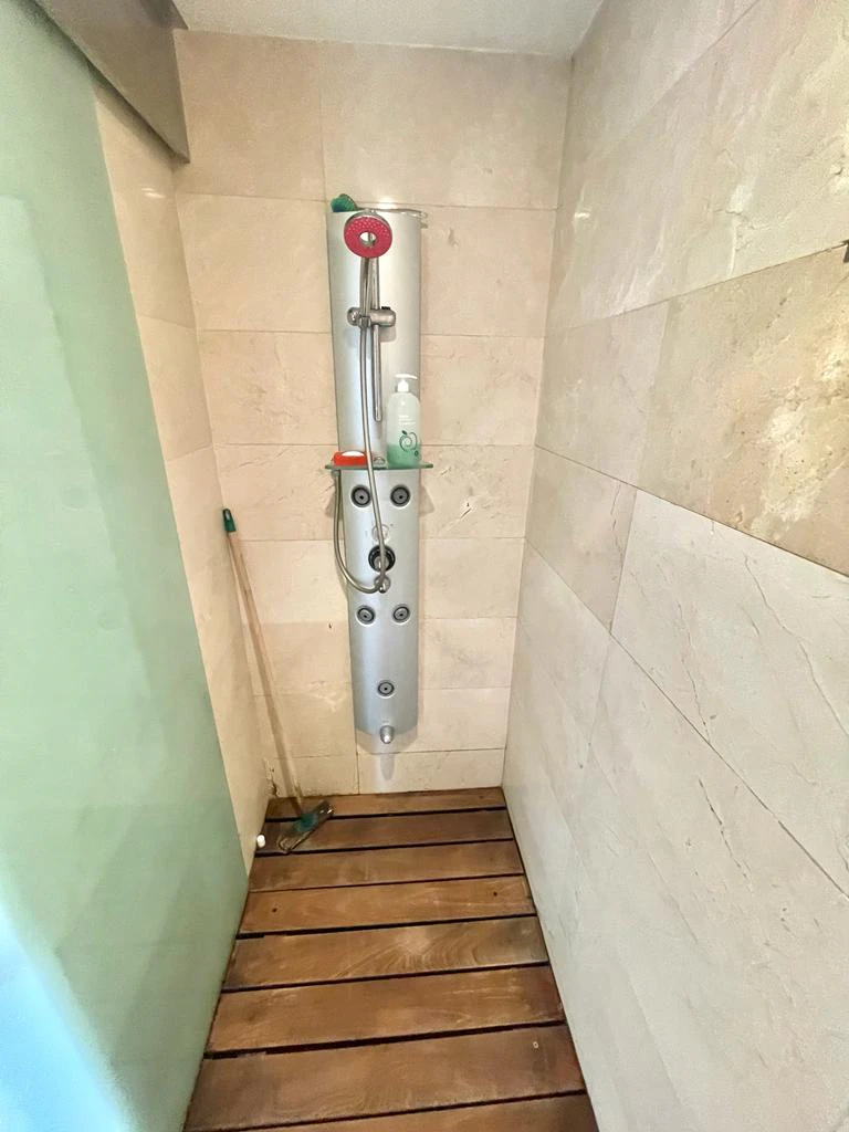 Piso de 1 dormitorio con vistas al mar en primera linea en venta en Javea