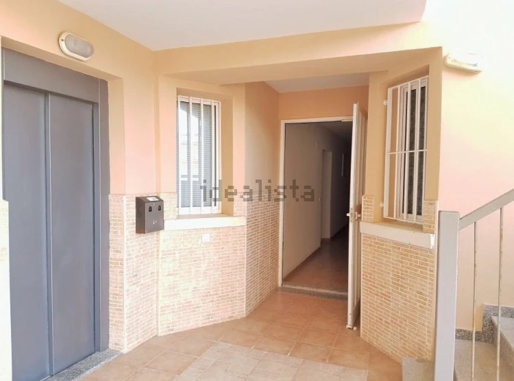 Bajo de 3 dormitorios en venta a metros de la playa de Javea