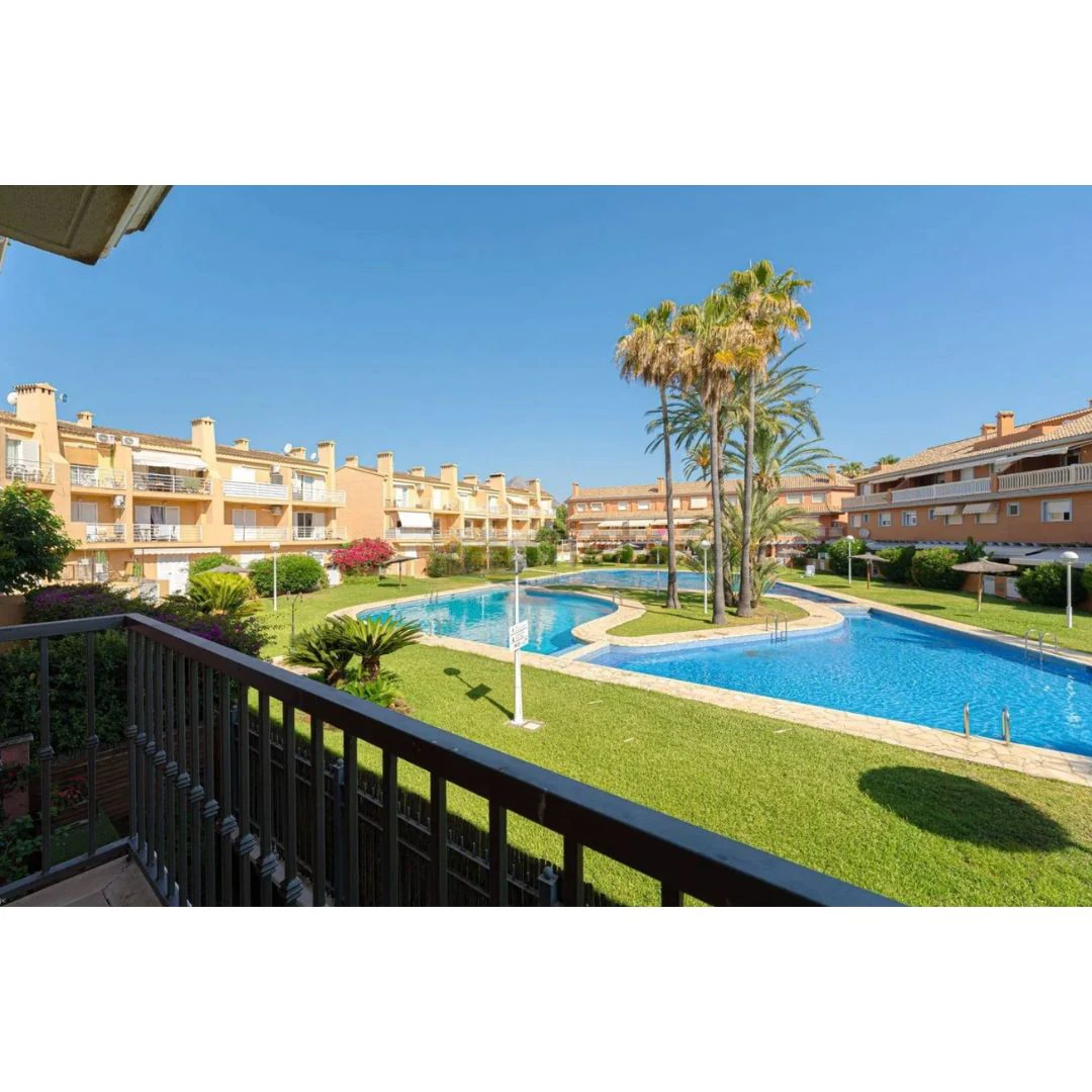 Exclusivo piso de 3 dormitorios en venta a pasos de la playa del arenal de Javea