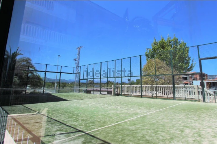 Bajo de 3 dormitorios en venta a metros de la playa de Javea