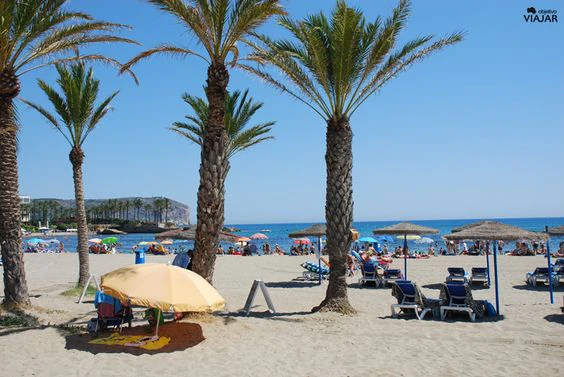 Piso de 1 dormitorio con vistas al mar en primera linea en venta en Javea