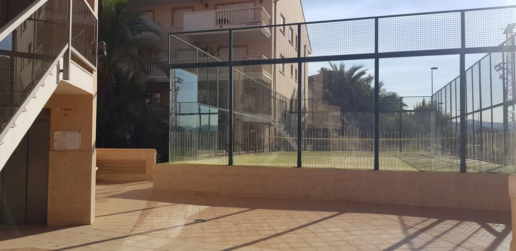 Bajo de 3 dormitorios en venta a metros de la playa de Javea
