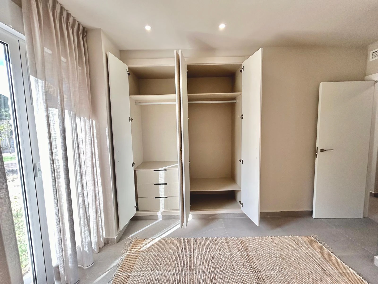 Apartamento planta baja con piscina en Denia