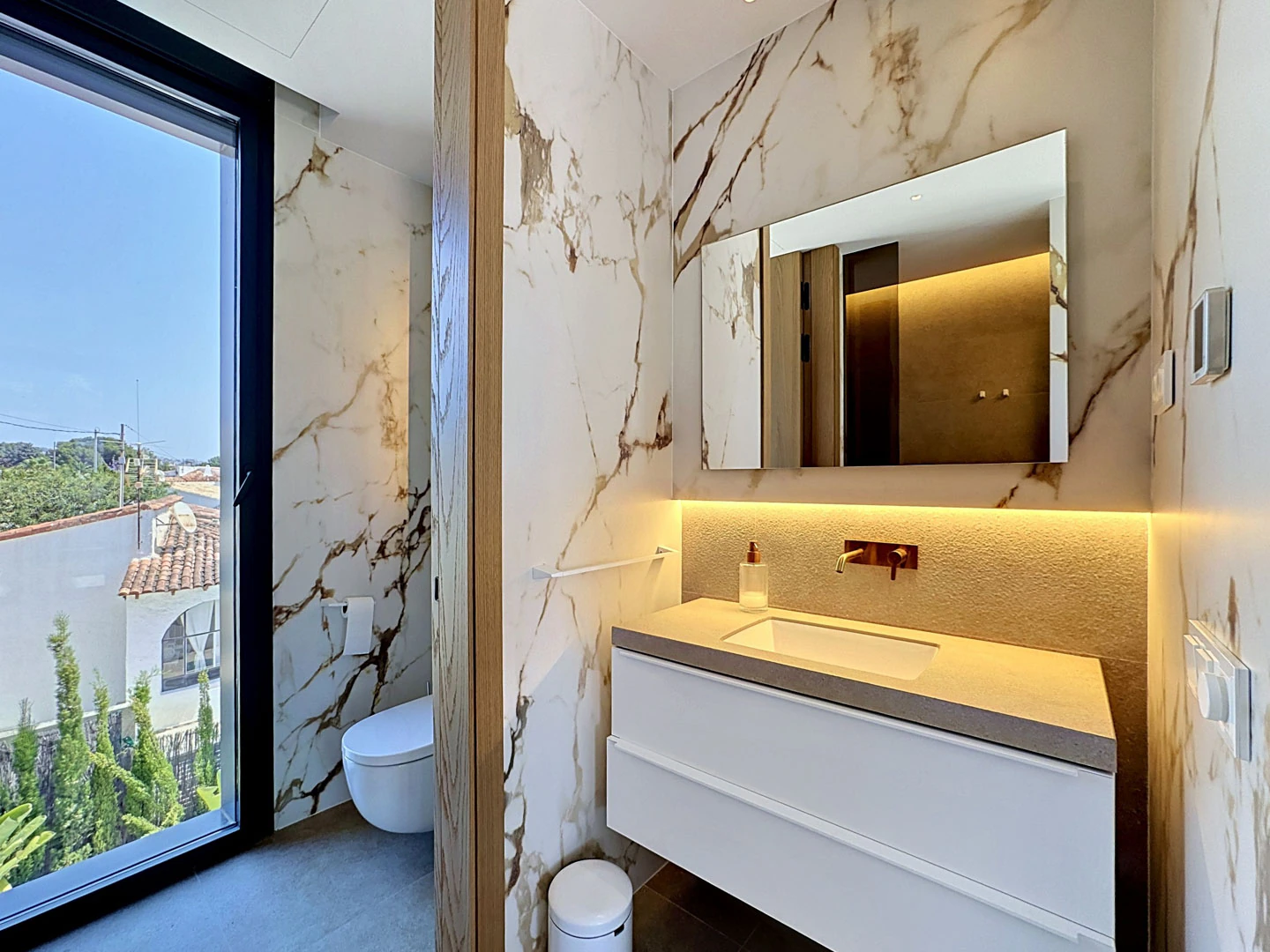 Exclusiva Villa de Diseño con Vistas Panorámicas al Mar en Calpe