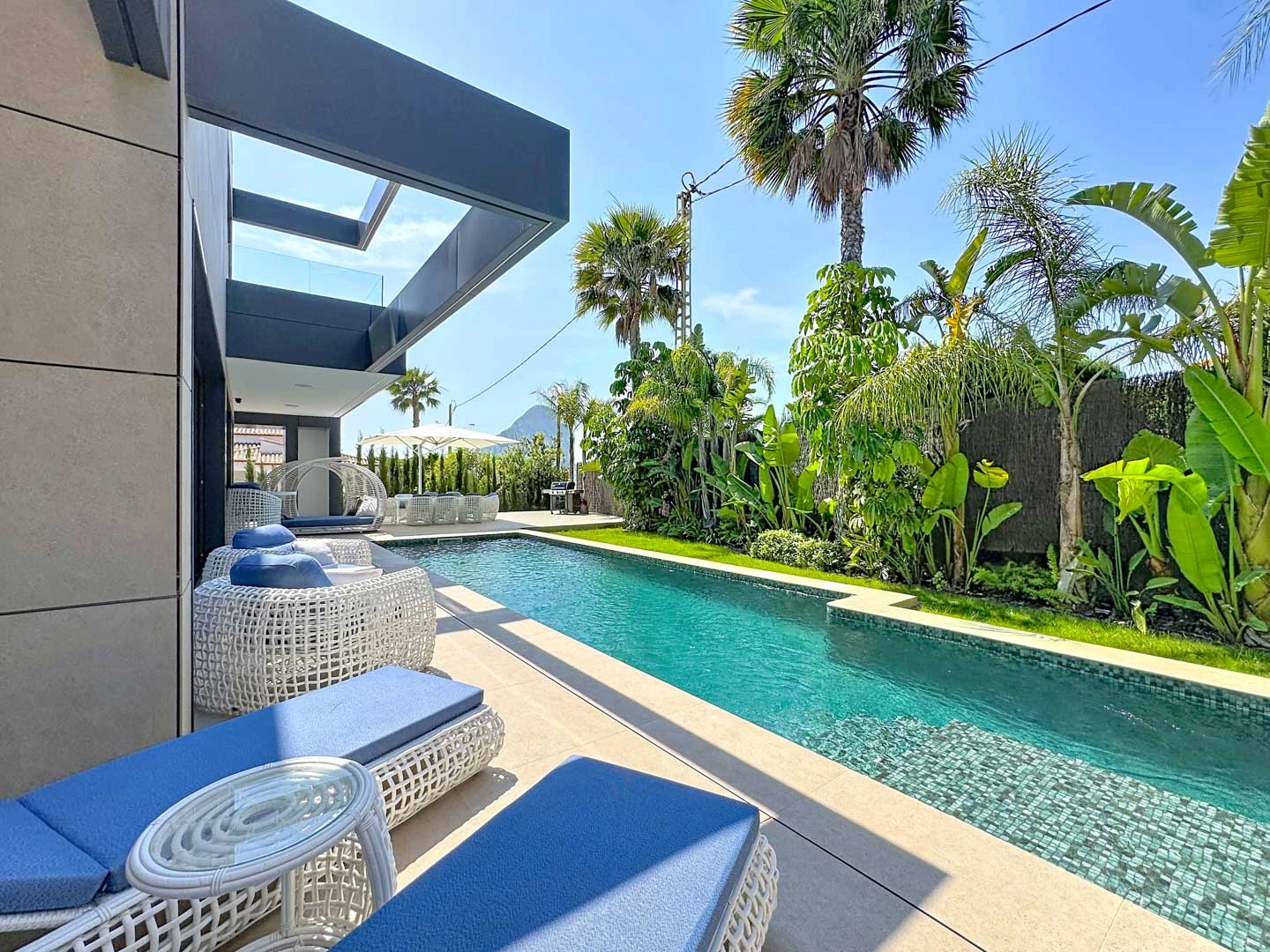 Exclusiva Villa de Diseño con Vistas Panorámicas al Mar en Calpe
