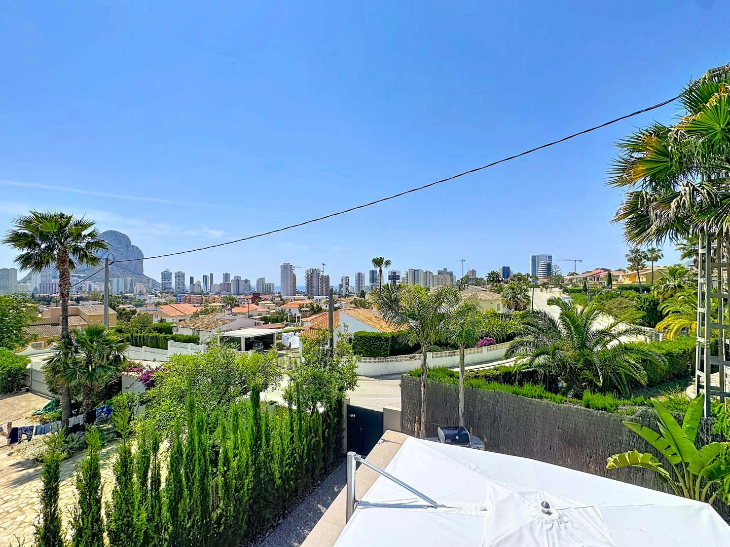 Exclusiva Villa de Diseño con Vistas Panorámicas al Mar en Calpe