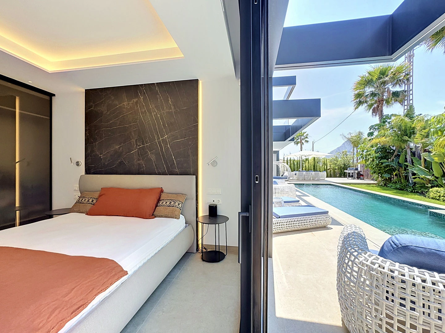 Exclusiva Villa de Diseño con Vistas Panorámicas al Mar en Calpe