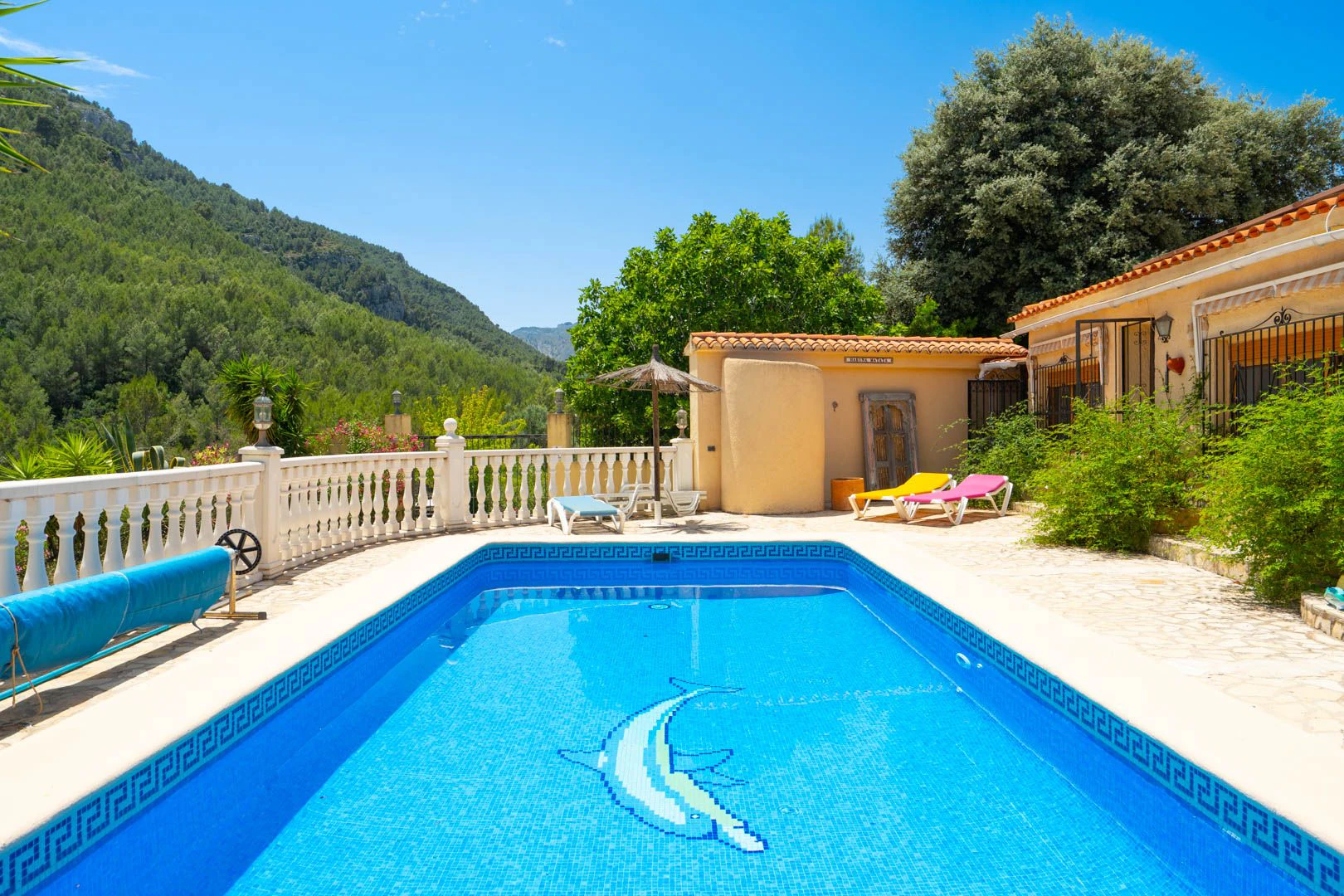 Encantadora villa rural con dos residencias independientes y vistas panorámicas en Castell de Castells