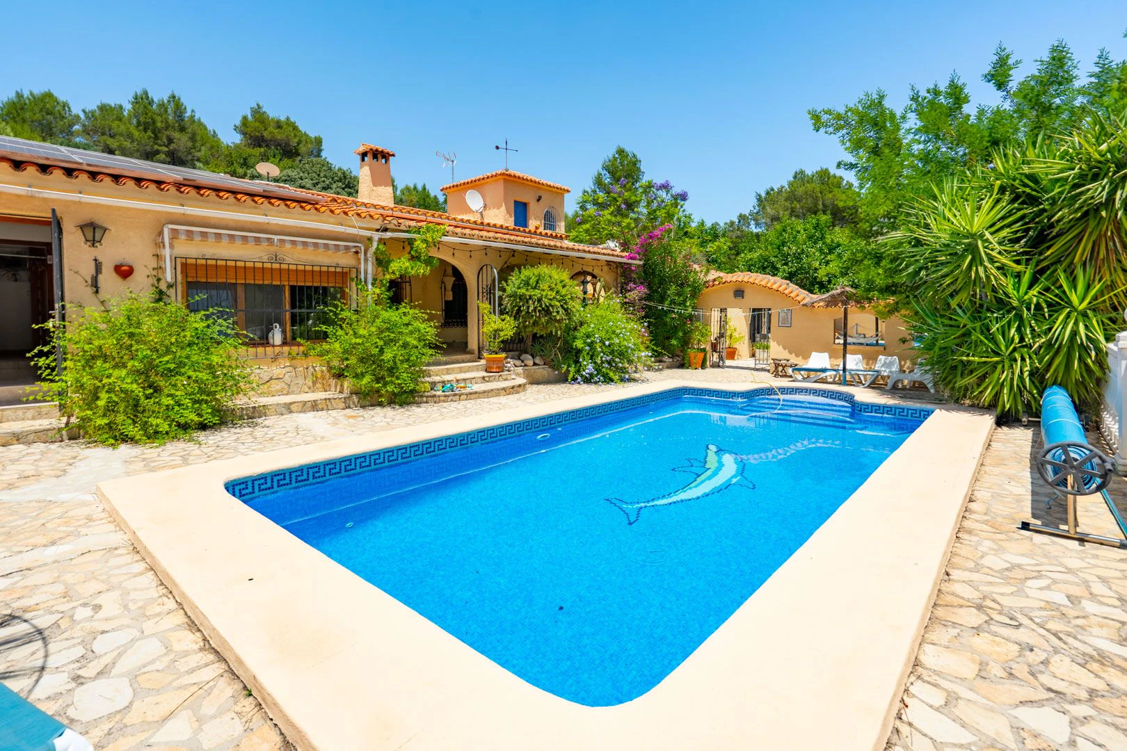 Encantadora villa rural con dos residencias independientes y vistas panorámicas en Castell de Castells