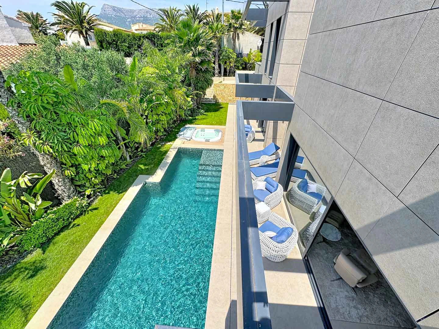 Exclusiva Villa de Diseño con Vistas Panorámicas al Mar en Calpe