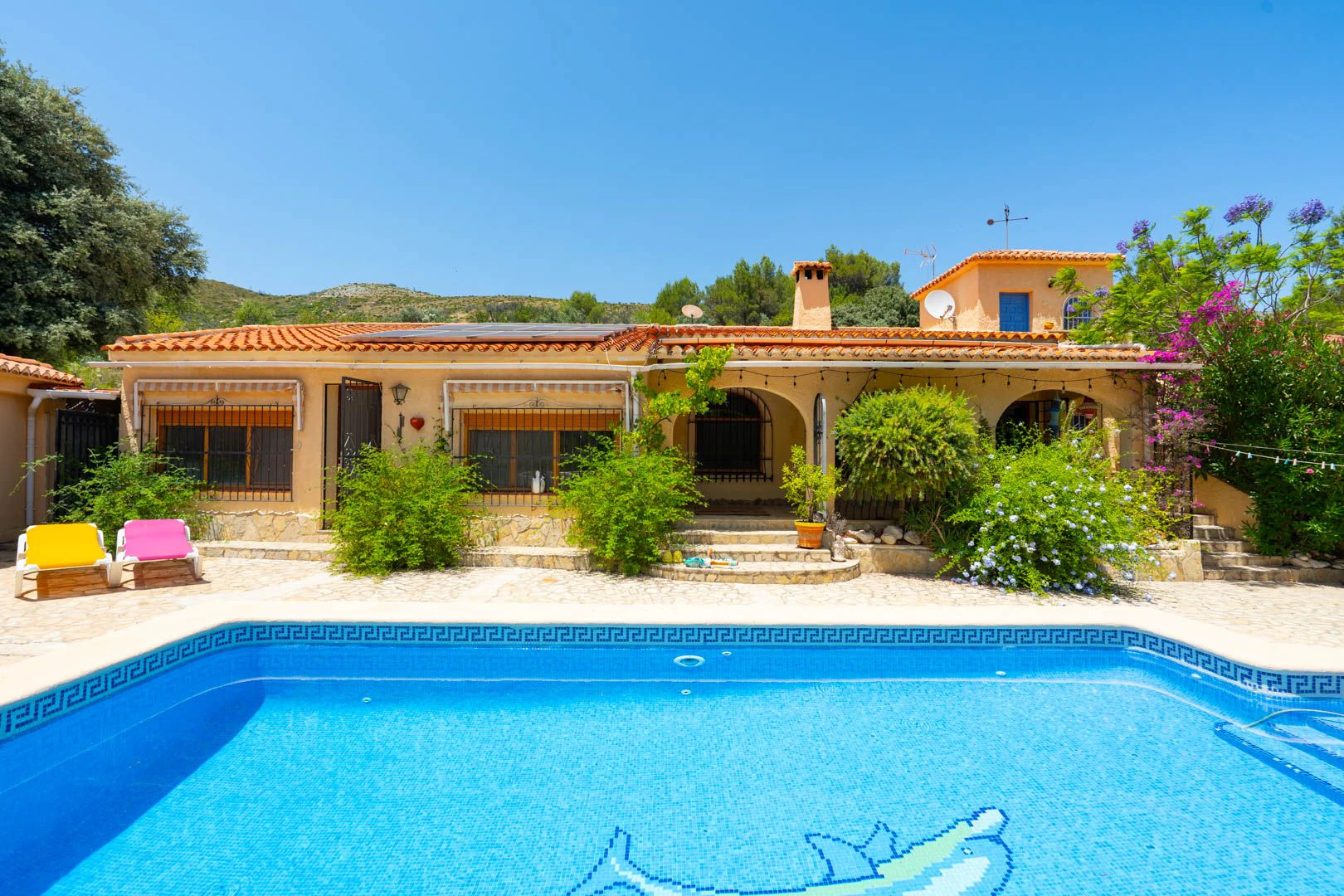 Encantadora villa rural con dos residencias independientes y vistas panorámicas en Castell de Castells