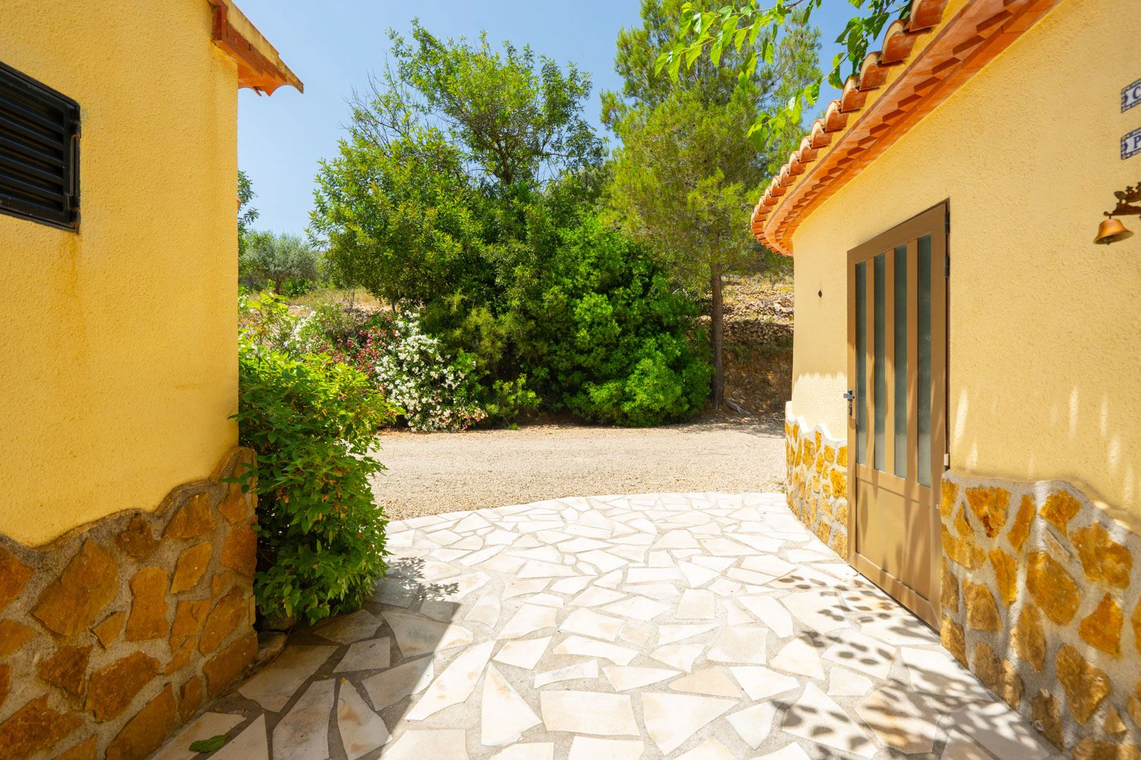 Encantadora villa rural con dos residencias independientes y vistas panorámicas en Castell de Castells
