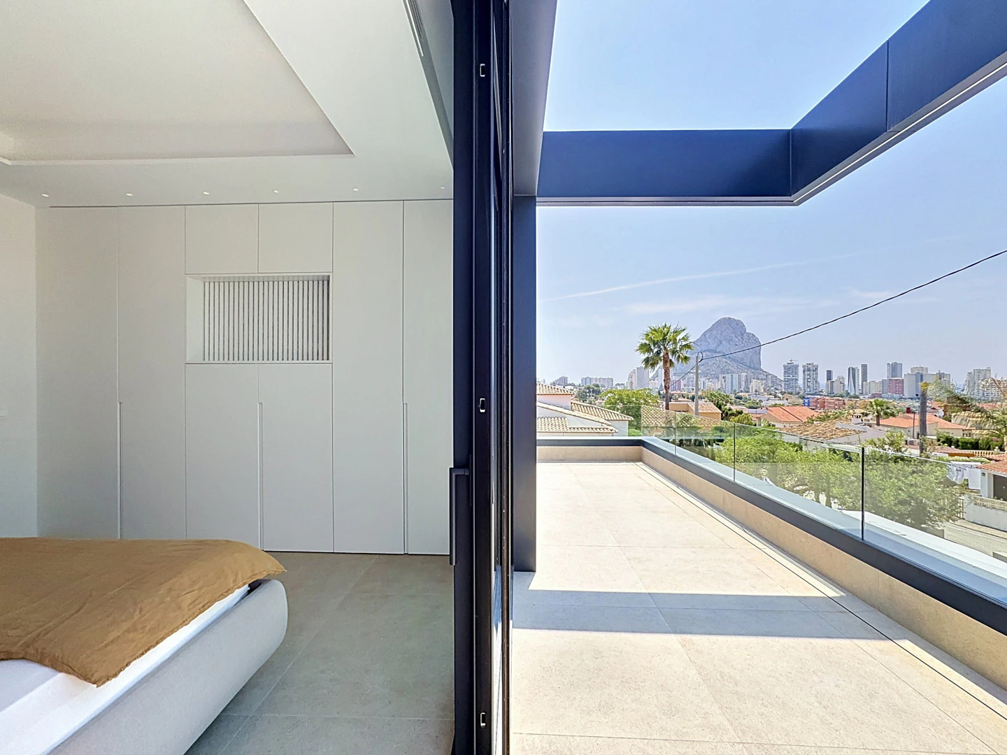 Exclusiva Villa de Diseño con Vistas Panorámicas al Mar en Calpe