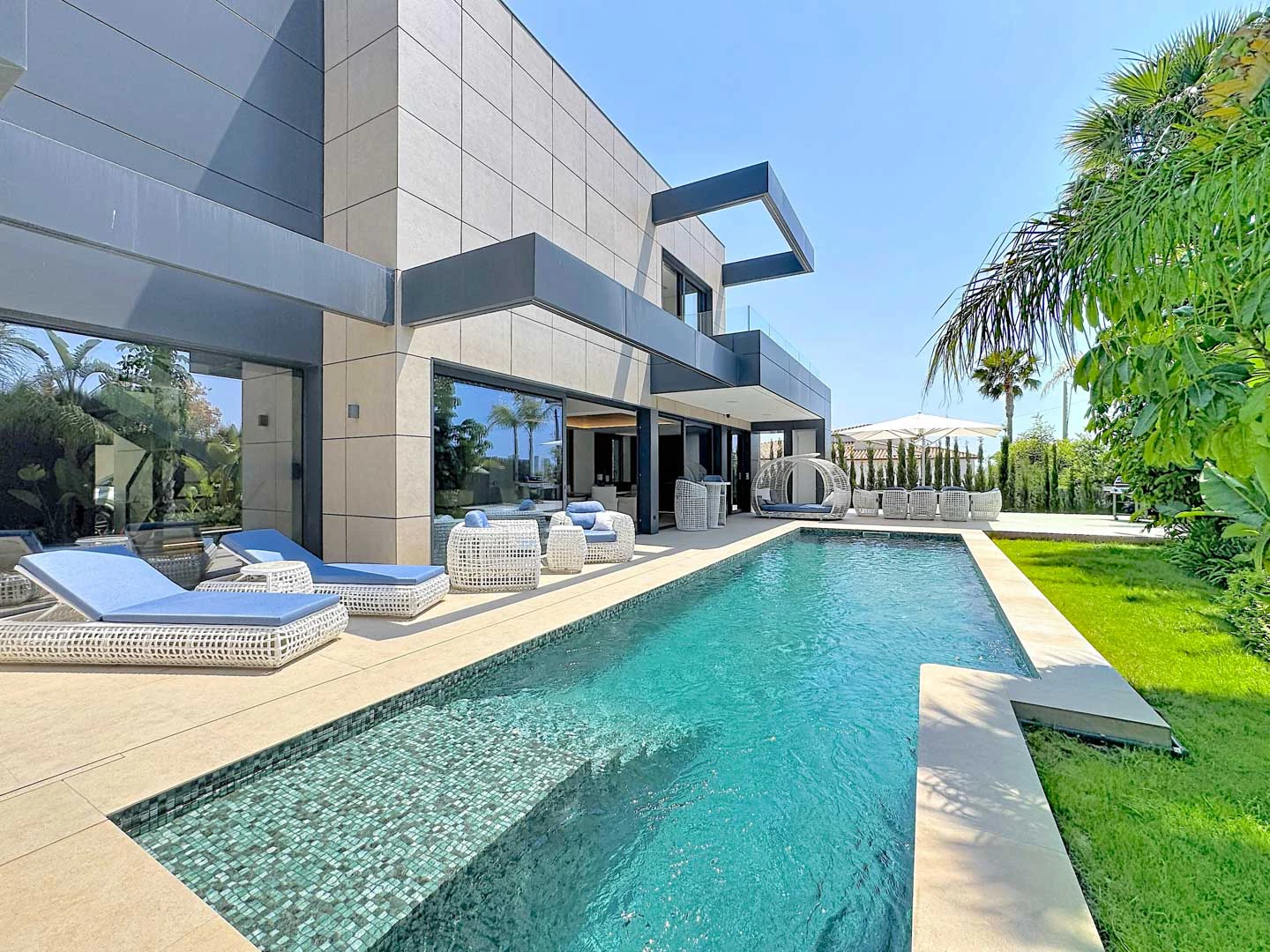 Exclusiva Villa de Diseño con Vistas Panorámicas al Mar en Calpe