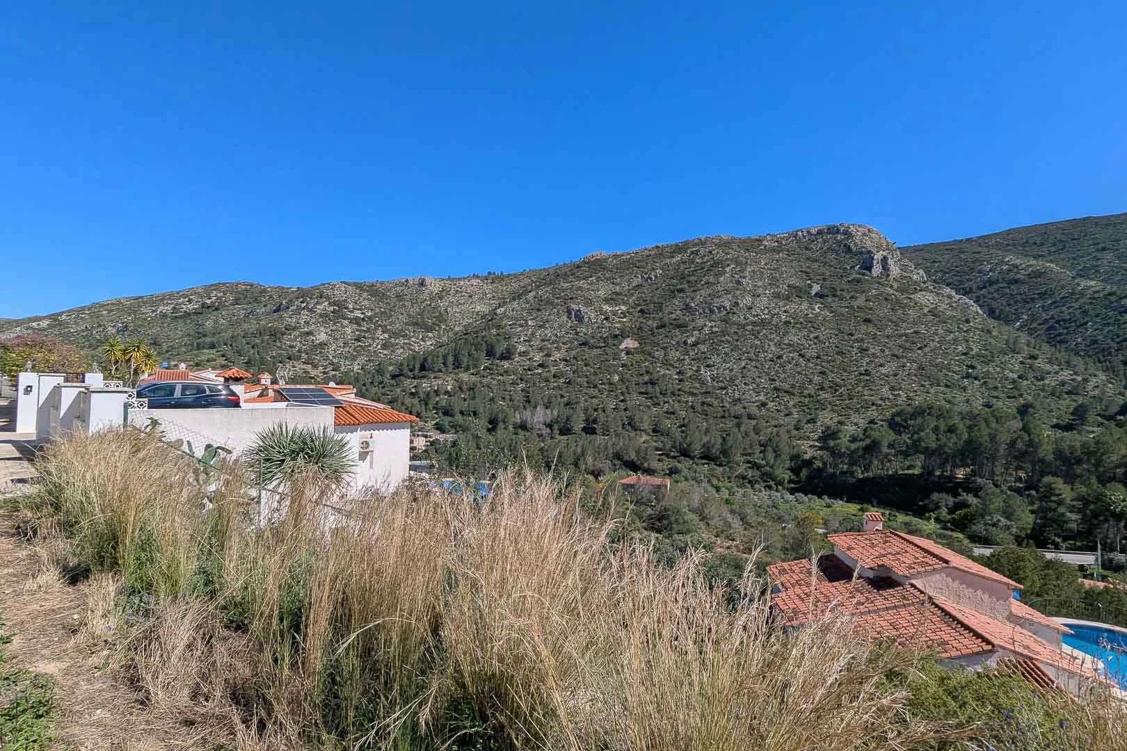 Exclusiva Villa Moderna con Piscina y Espectaculares Vistas Panorámicas en Pedreguer