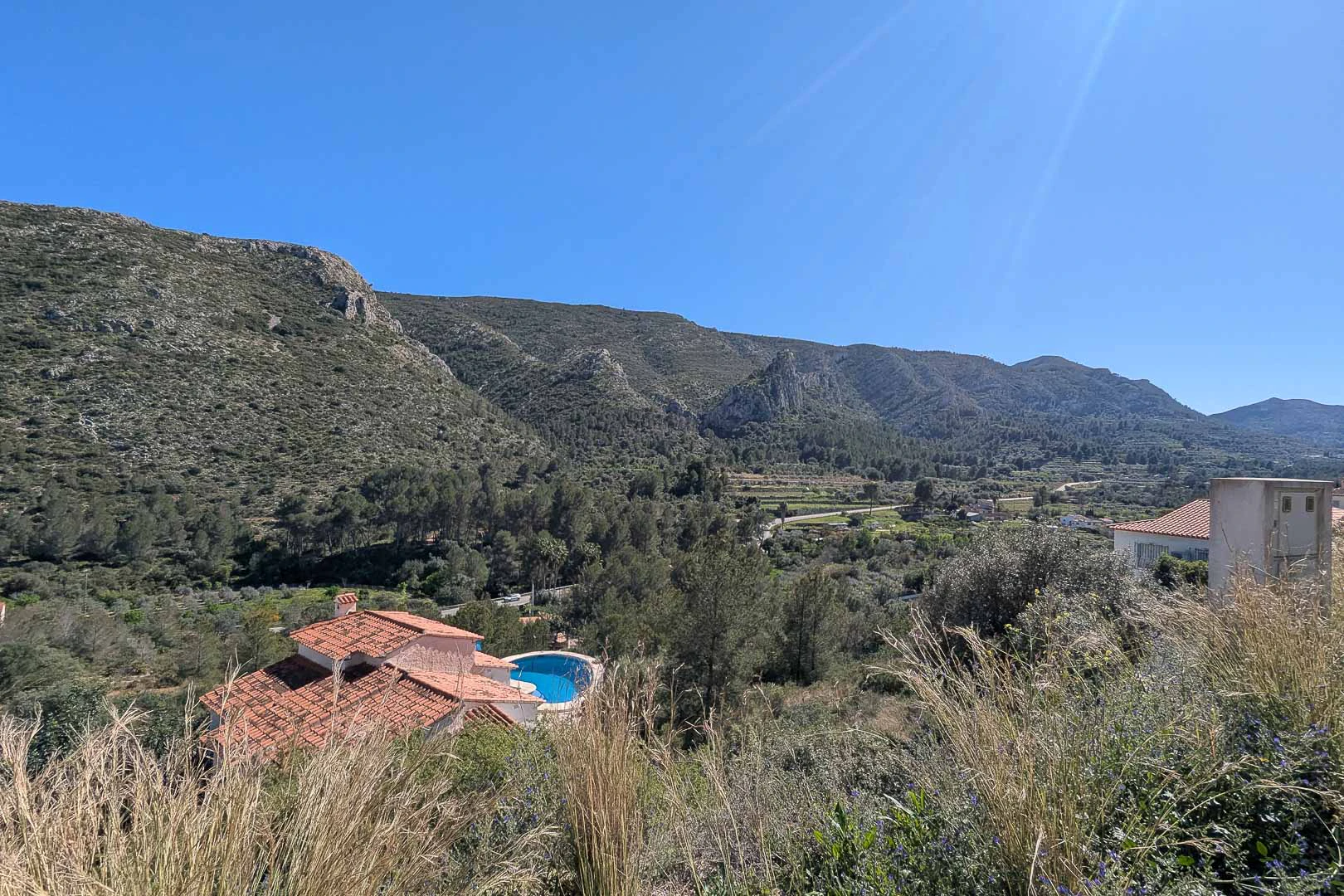 Exclusiva Villa Moderna con Piscina y Espectaculares Vistas Panorámicas en Pedreguer