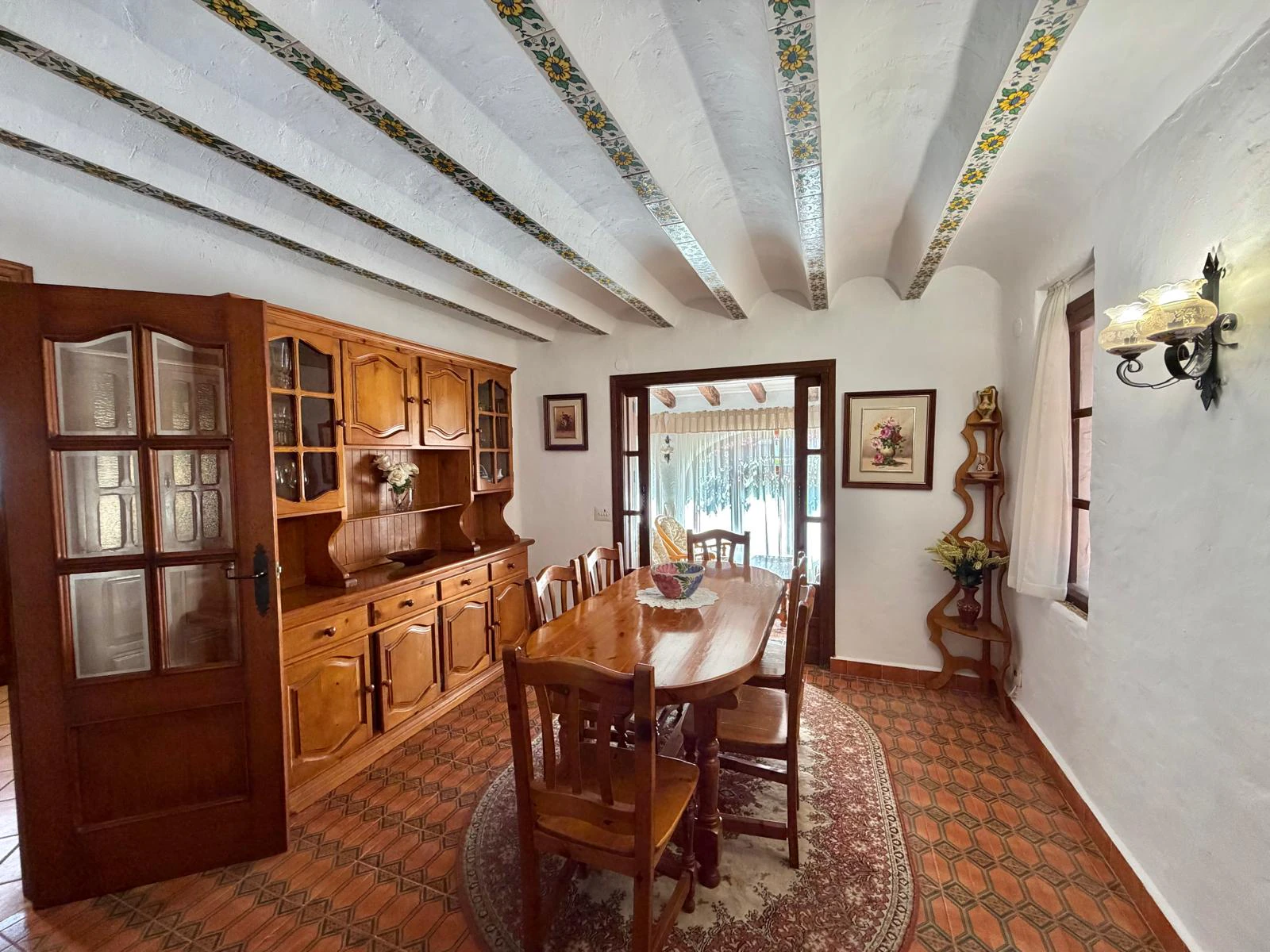 Charmantes traditionelles Chalet zu verkaufen in erster Strandlinie in Denia.