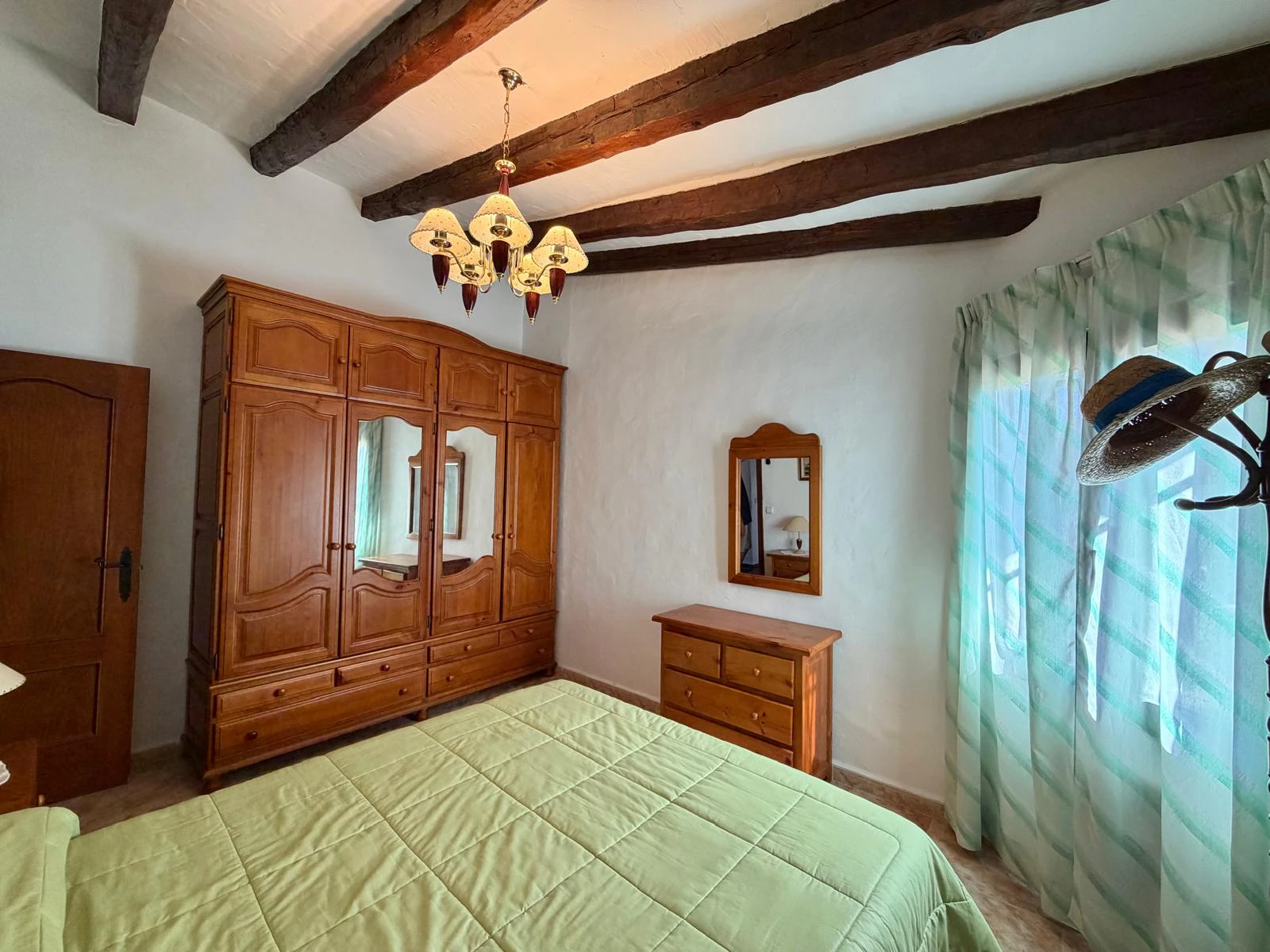 Incantevole chalet in stile tradizionale in vendita in prima linea di spiaggia a Denia