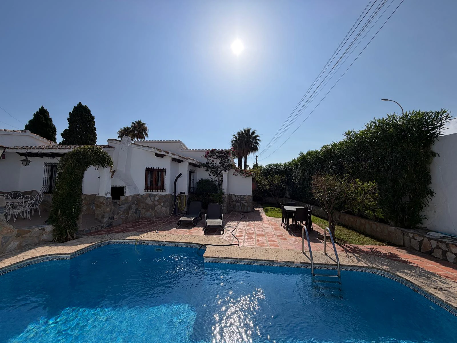 Incantevole chalet in stile tradizionale in vendita in prima linea di spiaggia a Denia