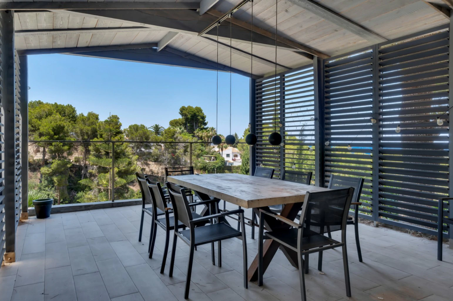 Impresionante villa moderna ubicada en la prestigiosa urbanización ( TOSALET )