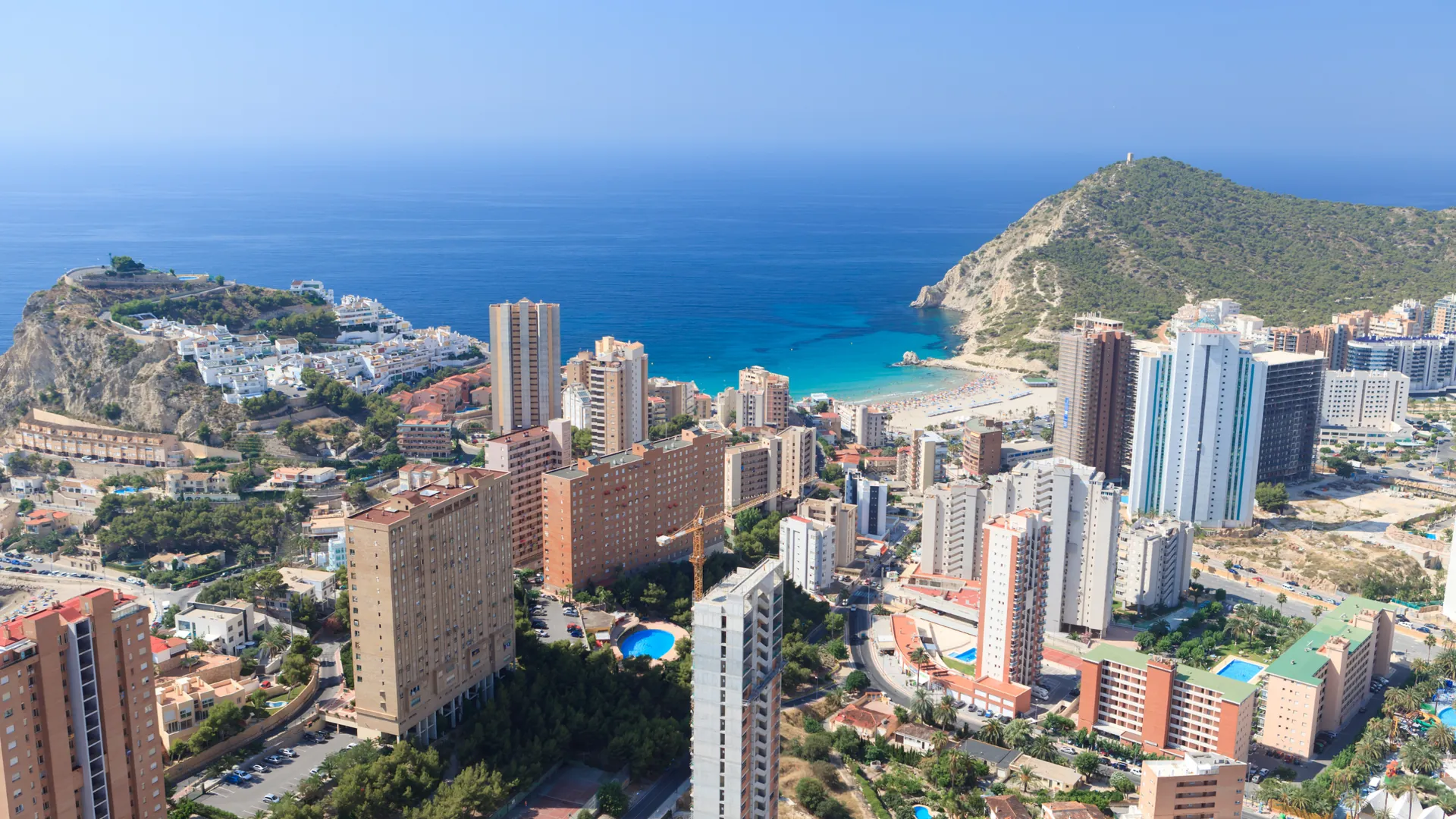 Descubre las ventajas de establecer tu negocio en la Costa Blanca