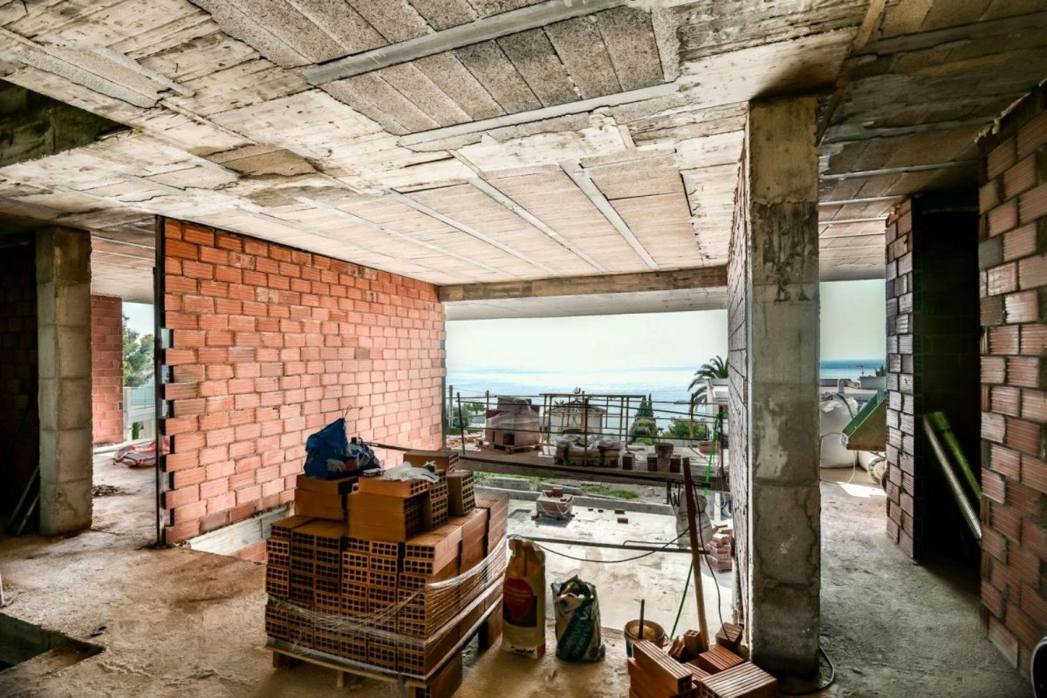 Wunderschöne Luxusvilla in zweiter Meereslinie.