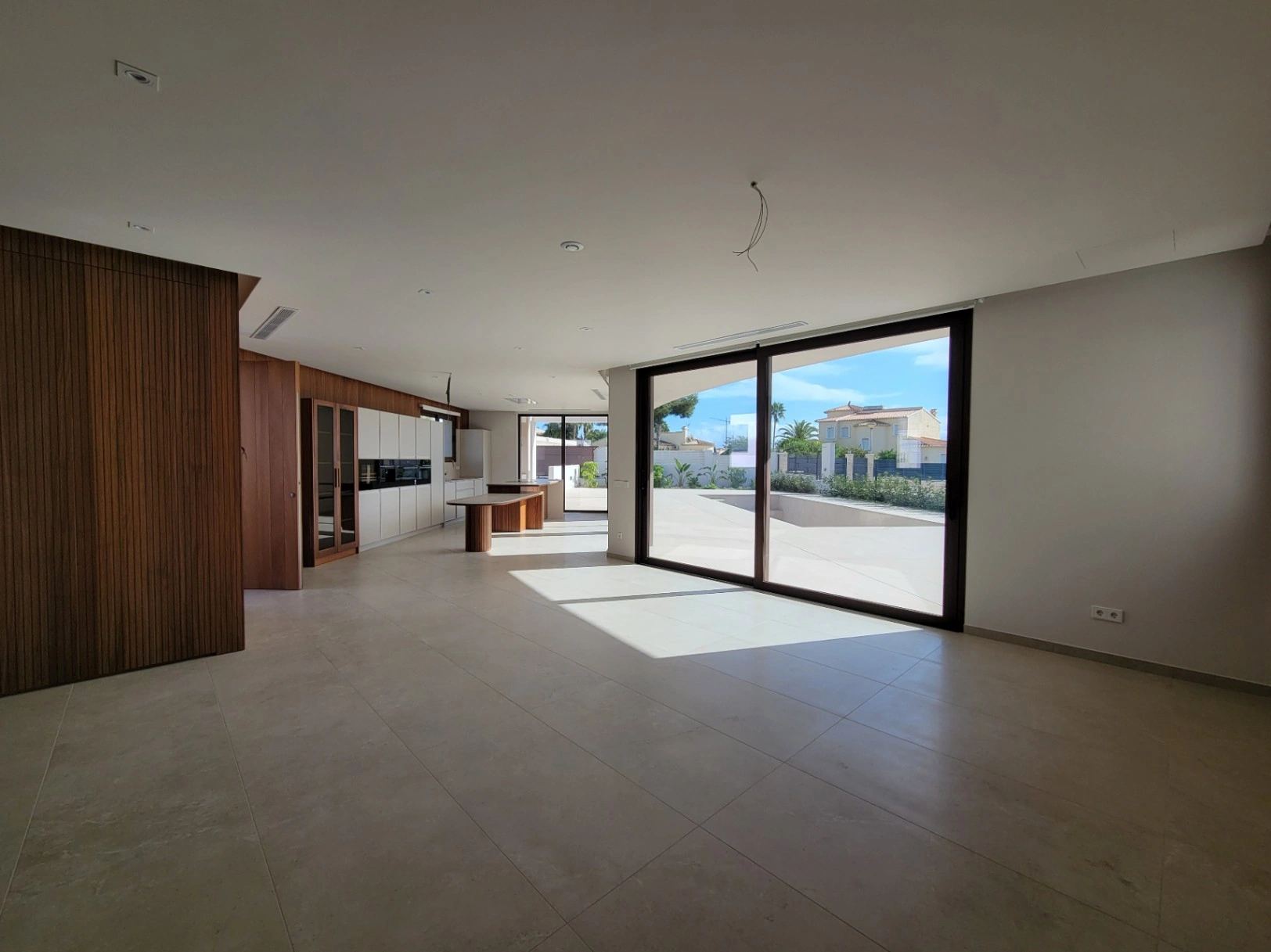 VILLA DE NUEVA CONSTRUCCION CERCA DE TODOS LOS SERVICIOS