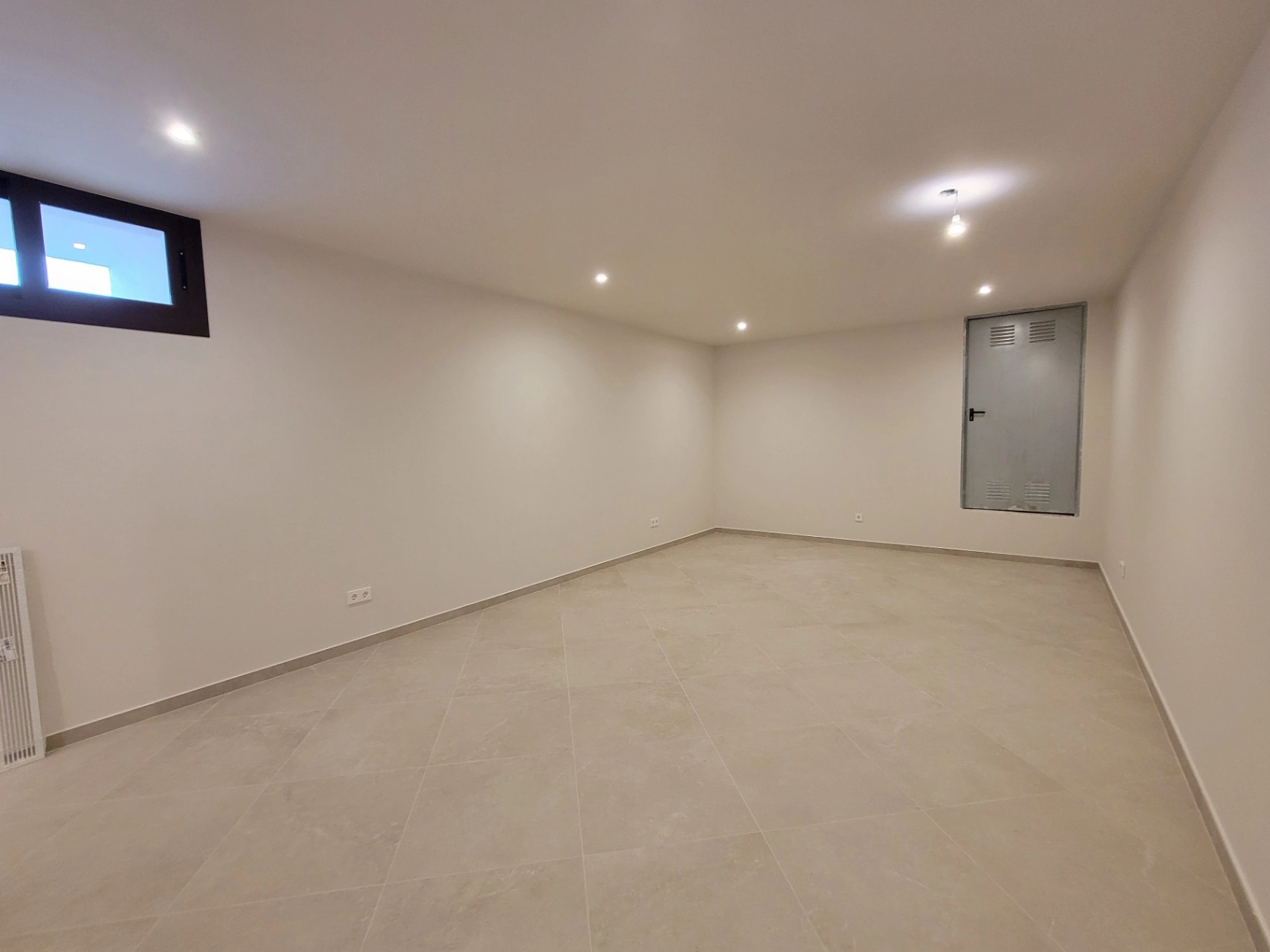 VILLA DE NUEVA CONSTRUCCION CERCA DE TODOS LOS SERVICIOS