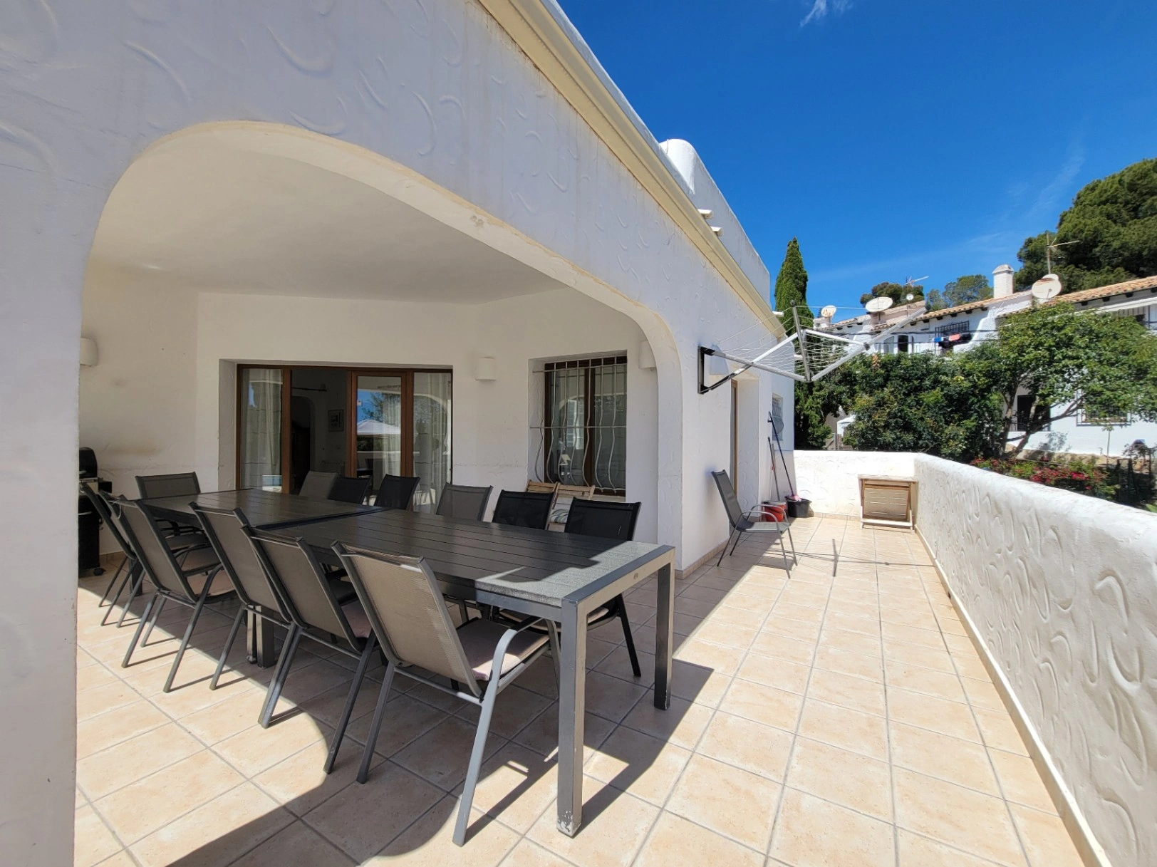 BONITO CHALET ESTILO IBICENCO EN MORAIRA