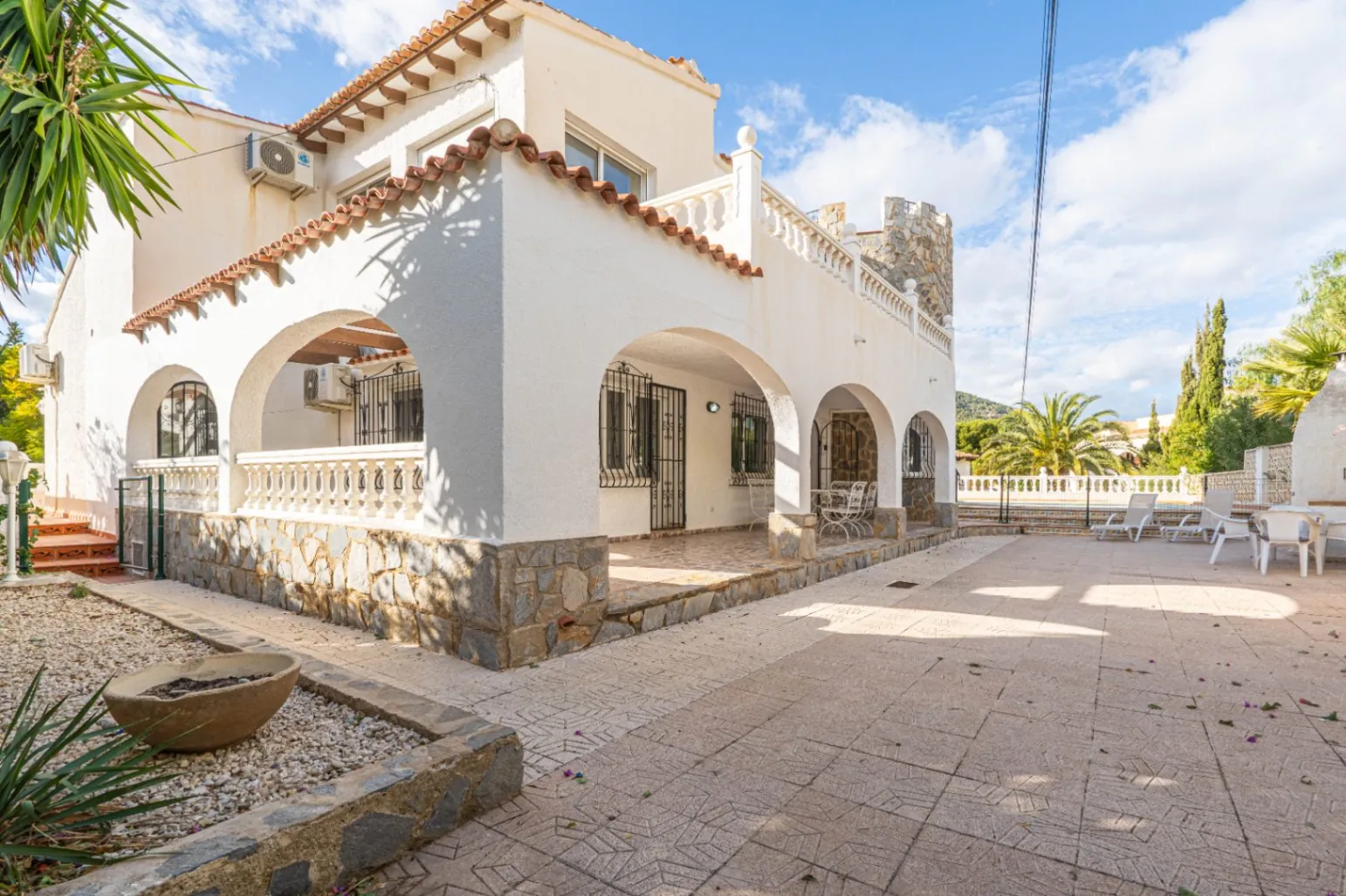 VILLA CERCA DEL PUERTO BLANCO