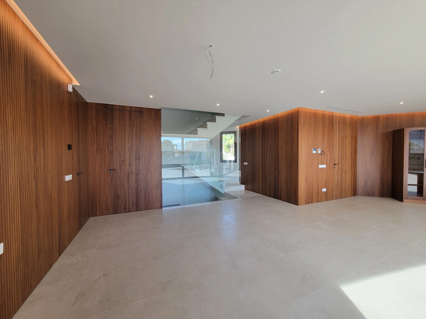 VILLA DE NUEVA CONSTRUCCION CERCA DE TODOS LOS SERVICIOS