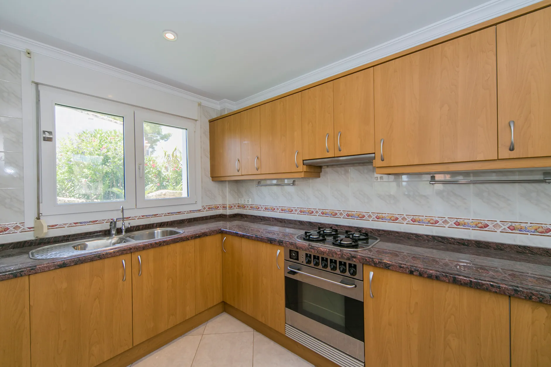 Bonita villa unifamiliar con preciosas vistas al Peñón de Ifach.