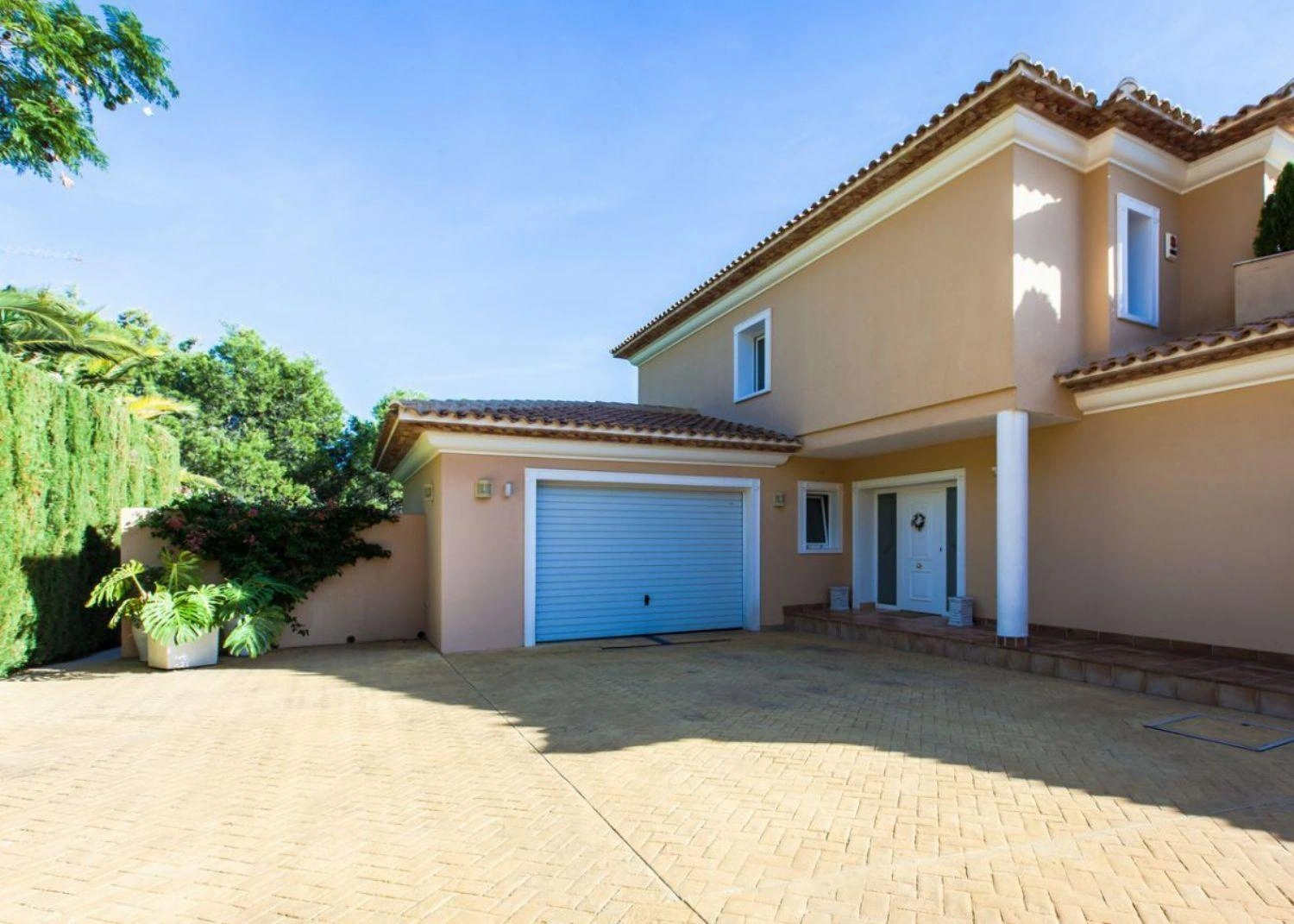 Lujosa villa con acceso privado al campo de golf.